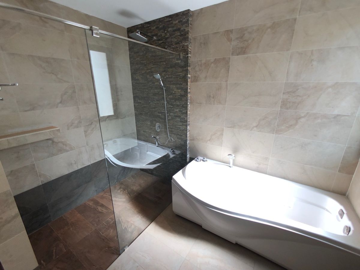 ให้เช่าสุขุมวิท อโศก ทองหล่อ : FOR RENT – Private Pool Villa in Sukhumvit 24 Phrom Phong Located in a secure compound.