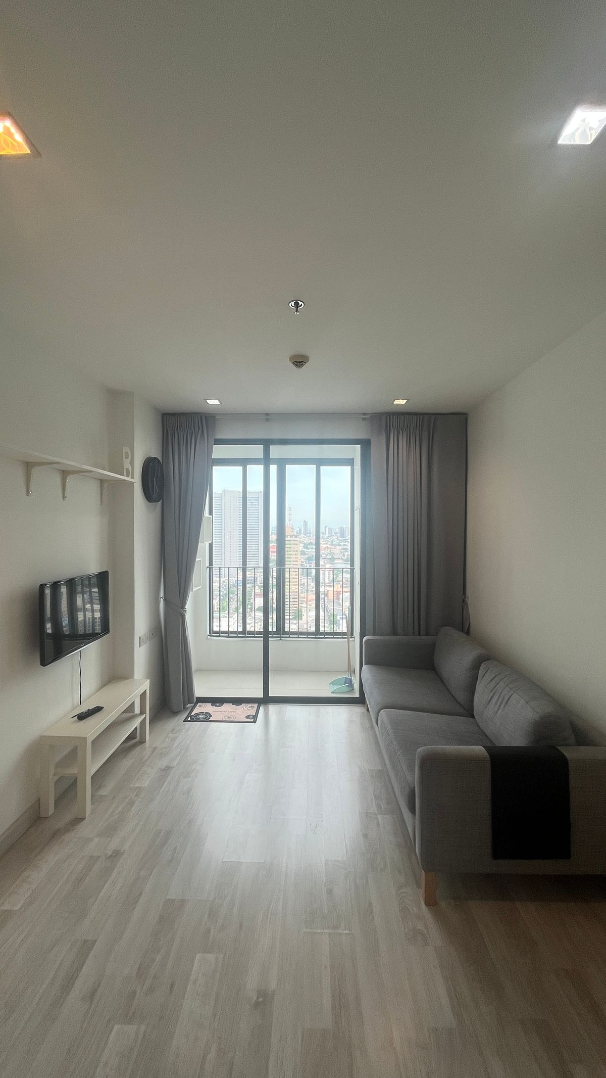 ให้เช่าคอนโดวงเวียนใหญ่ เจริญนคร : [L250519030] สำหรับเช่า Ideo Mobi Sathorn | 2 ห้องนอน | ขนาด 51 ตร.ม. | ราคาพิเศษ | พร้อมเข้าอยู่