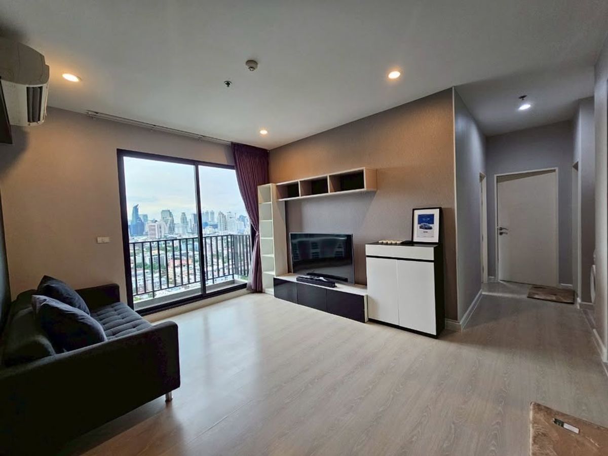 For RentCondoSukhumvit, Asoke, Thonglor : ✨ Corner Unit 3-Bedroom at The Niche Pride Thonglor–Phetchaburi | High Floor with Unblocked City View | Fully Built-in & Ready to Move In | Prime Location on Main Road, Close to MRT Phetchaburi