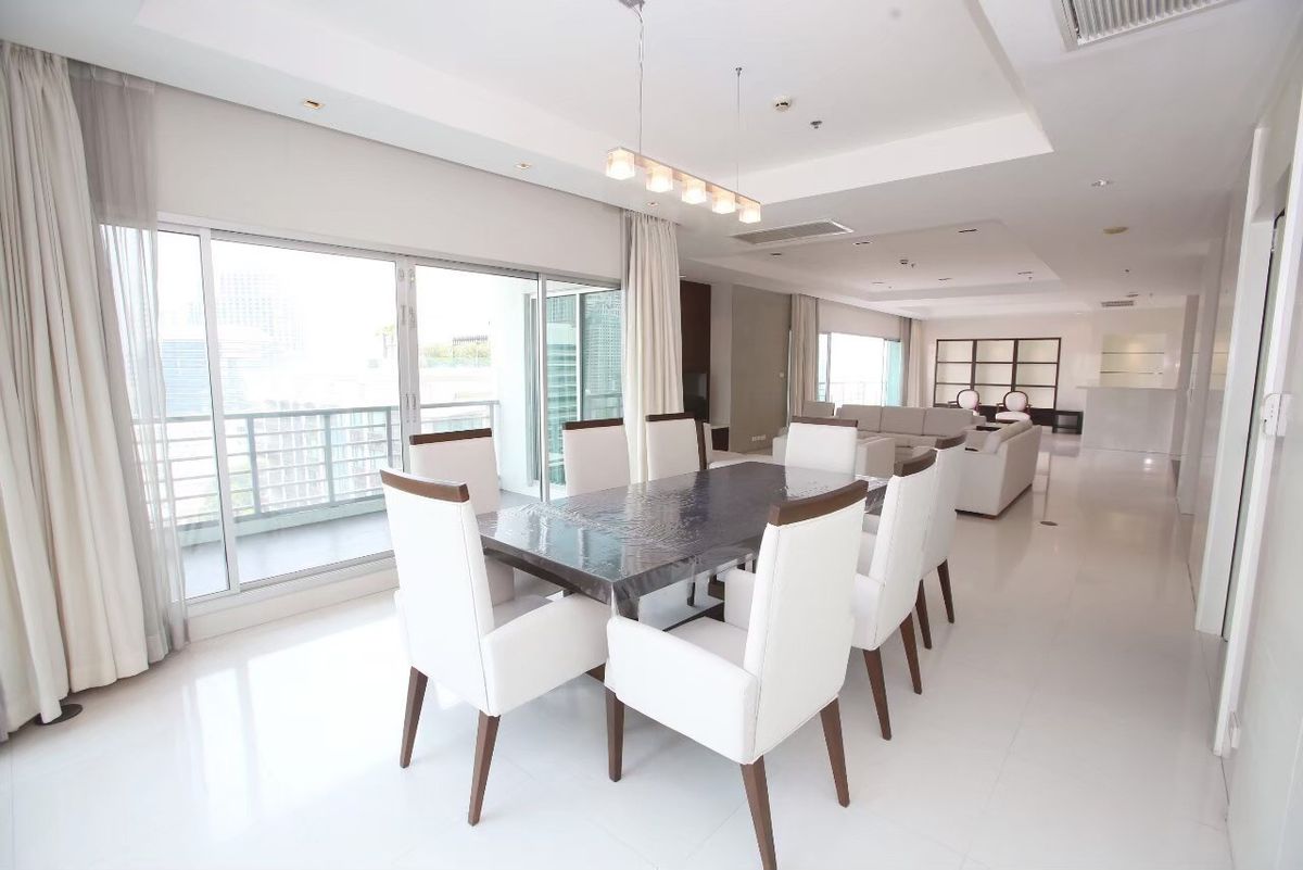 ให้เช่าคอนโดวิทยุ ชิดลม หลังสวน : LTH12543RE - Royal Residence Park at Wireless road FOR RENT  4 beds 4 baths size 385 Sq.M. BTS Phloen Chit station ONLY 250K/Month