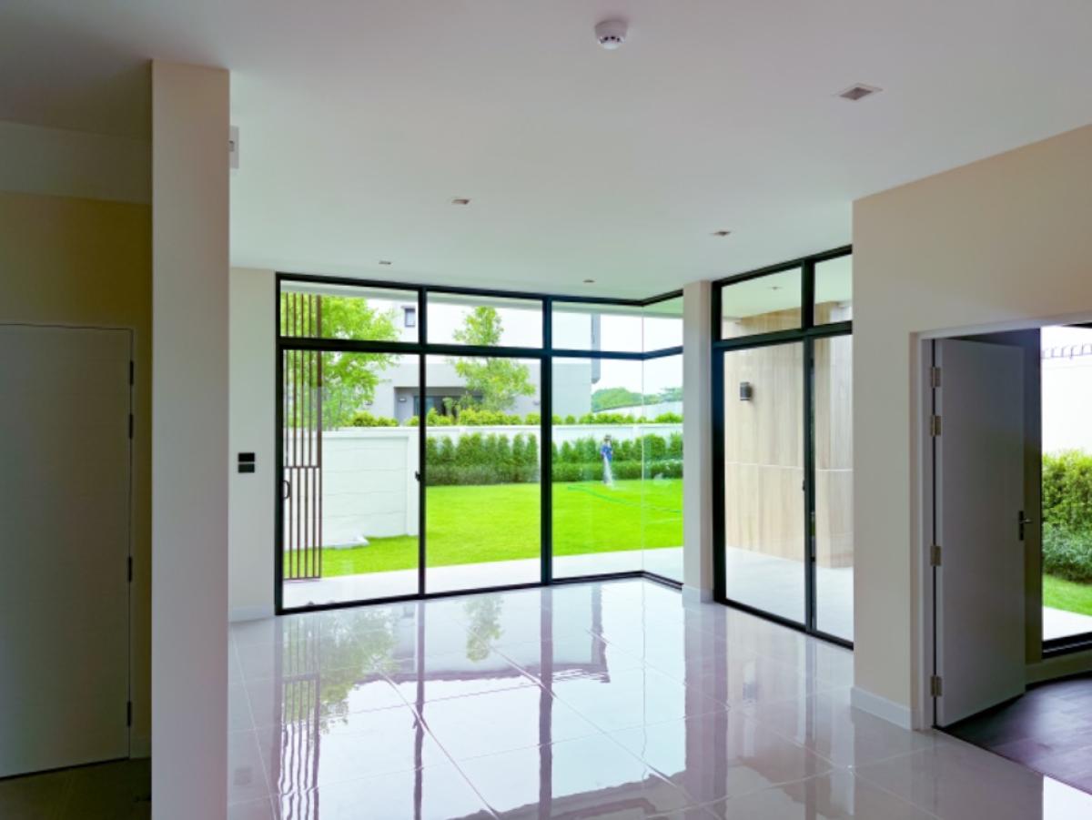 ขายบ้านบางนา แบริ่ง ลาซาล : บ้านเดี่ยวโครงการ Bangkok Boulevard Bangna Km.5 พร้อมเข้าอยู่ ติดถนนใหญ่ เดินทางง่ายใกล้แหล่งช็อปปิ้ง บนเส้นบางนา-ตราด