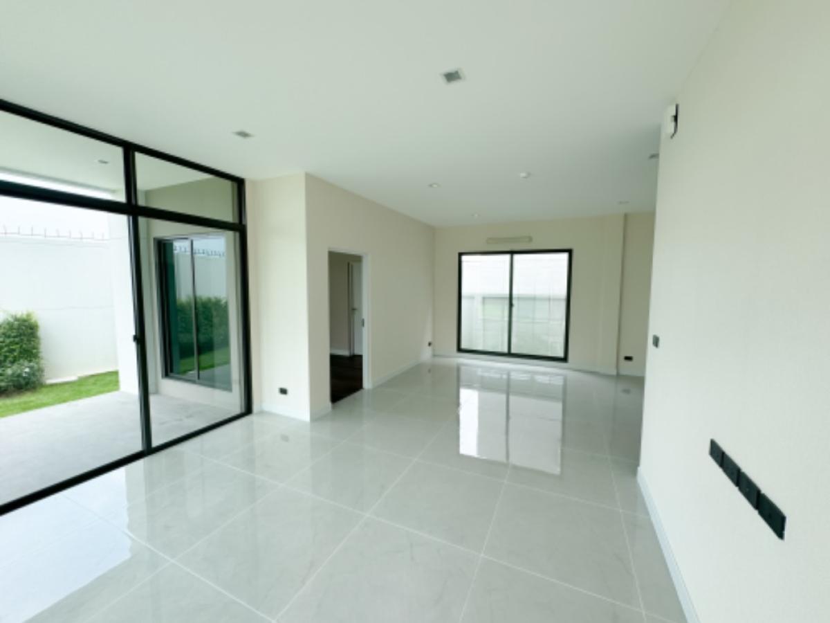 ขายบ้านบางนา แบริ่ง ลาซาล : บ้านเดี่ยวโครงการ Bangkok Boulevard Bangna Km.5 พร้อมเข้าอยู่ ติดถนนใหญ่ เดินทางง่ายใกล้แหล่งช็อปปิ้ง บนเส้นบางนา-ตราด