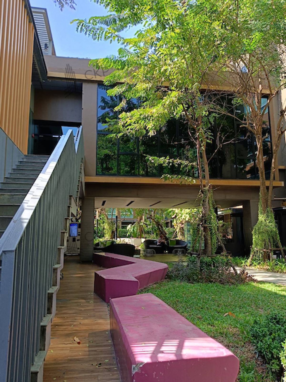 For SaleCondoKasetsart, Ratchayothin : Condo Metro Luxe Kaset, corner room, garden view, on Prasertmanukit Road, near Kasetsart University, Bangkhen, near BTS Green Line.