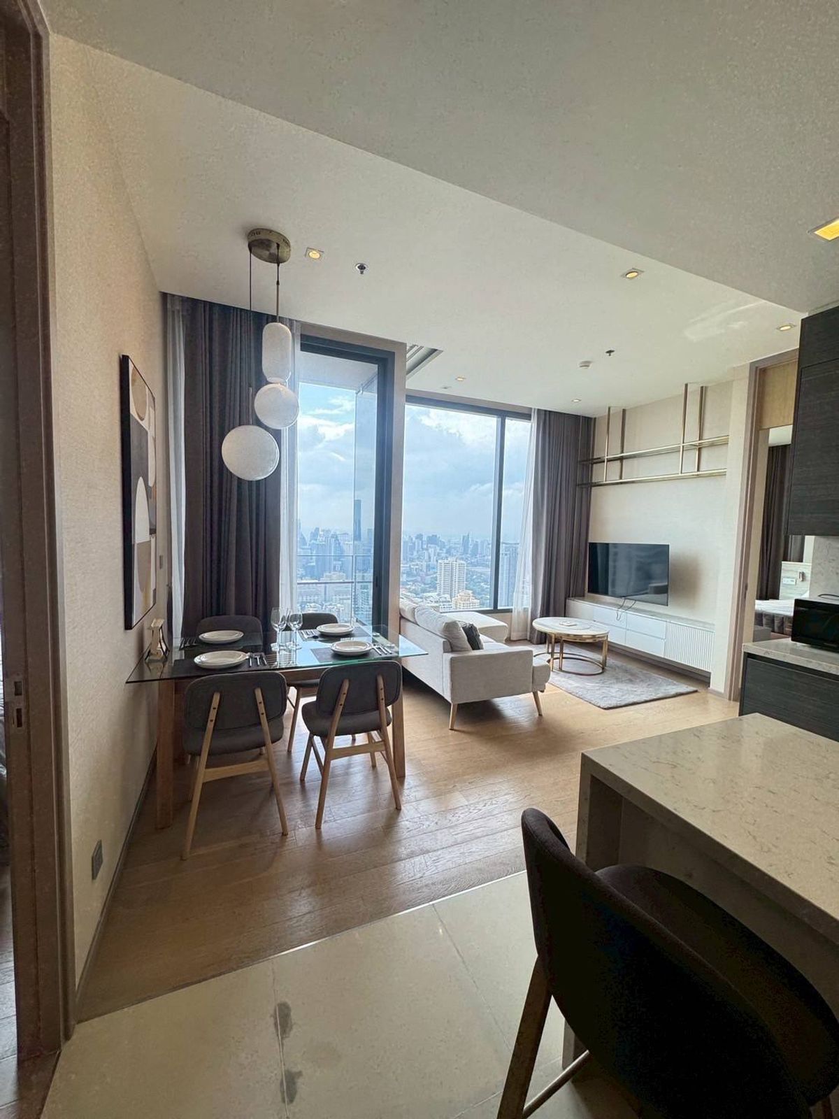 ให้เช่าคอนโดสุขุมวิท อโศก ทองหล่อ : THE ESSE ASOKE 2 ห้องนอน 2 ห้องน้ำ มีอ่างอาบน้ำ คอนโดอโศก ใกล้ BTS อโศก & MRT สุขุมวิท