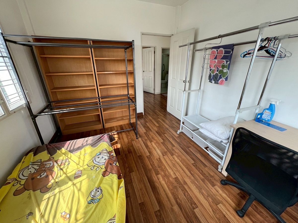 For RentHouseChaengwatana, Muangthong : fully furnished house with 3bedroom 3bathroom on Pak Kret Bypass Road, 5 mins to Muang Thong Thani.