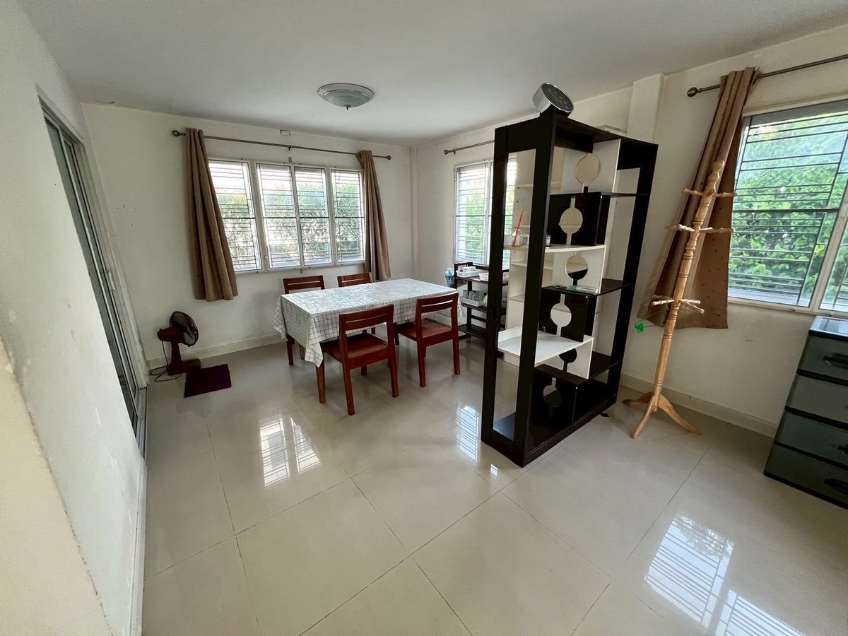 For RentHouseChaengwatana, Muangthong : fully furnished house with 3bedroom 3bathroom on Pak Kret Bypass Road, 5 mins to Muang Thong Thani.