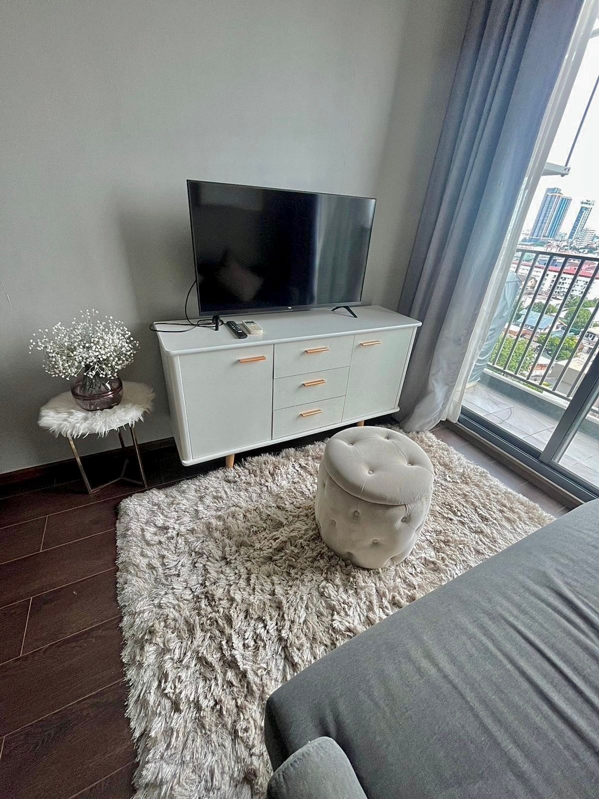 For SaleCondoSukhumvit, Asoke, Thonglor : Urgent sale ✨ C Ekkamai ✨ Fully furnished and equipped with electrical appliances, near BTS Ekkamai