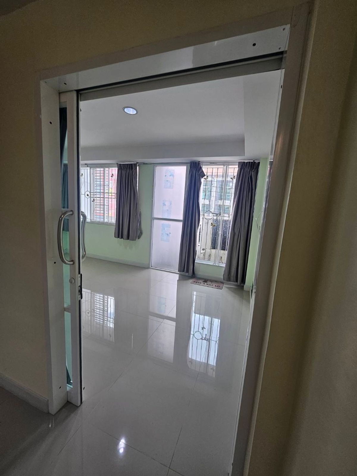 อาคารพาณิชย์ปทุมธานี รังสิต ธรรมศาสตร์ : 🏡 ทาวน์โฮม 3 ชั้น สไตล์โมเดิร์น ใกล้รถไฟฟ้า ราคาถูกที่สุดในโครงการ! เริ่มเพียง 3.59 ล้าน‼️