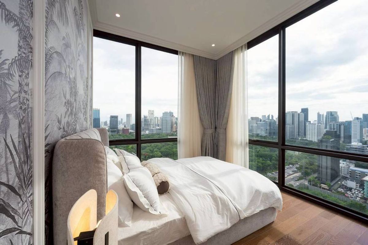 คอนโดวิทยุ ชิดลม หลังสวน :  ❖ Modern Luxury style ❖ ชั้น 20+ 3 ห้องนอน 3 ห้องน้ำ | 123.29 ตร.ม. | วิวเมือง | ใกล้ BTS เพลินจิต 3 นาที , MRT ลุมพินี 4 นาที