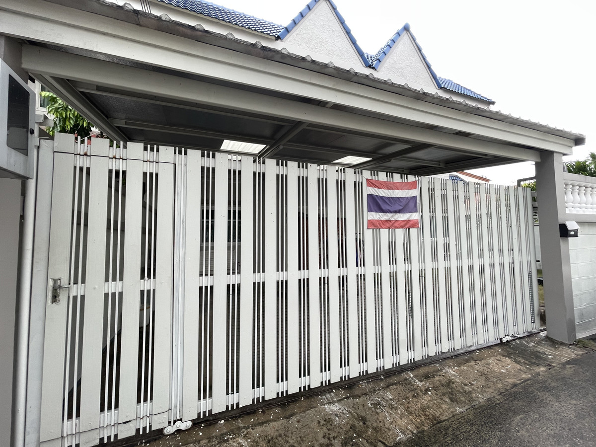 ให้เช่าทาวน์โฮมเกษตรศาสตร์ รัชโยธิน : ทาวน์เฮาส์ หัวมุม 4ห้องนอน (2 ยูนิตผสม) ซอยพหลโยธิน51 ปากซอย BTS เฟอร์นิเจอร์ครบ