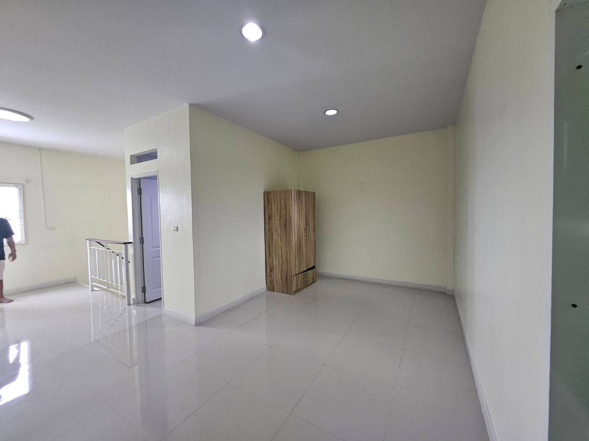 อาคารพาณิชย์ปทุมธานี รังสิต ธรรมศาสตร์ : 🏡 ทาวน์โฮม 3 ชั้น สไตล์โมเดิร์น ใกล้รถไฟฟ้า ราคาถูกที่สุดในโครงการ! เริ่มเพียง 3.59 ล้าน‼️