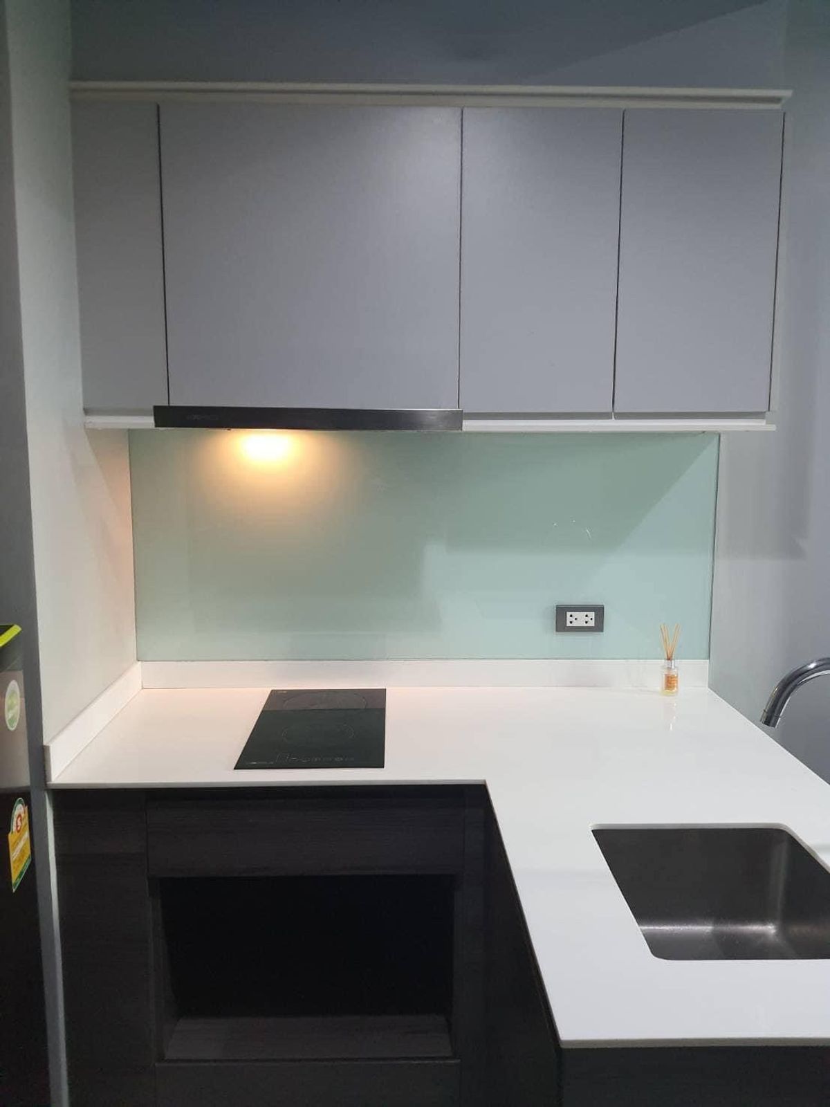 CondoSukhumvit, Asoke, Thonglor : CEIL BY SANSIRI condo is convenient to travel near the BTS train. There is a full furniture shuttle. Ready to stay immediately