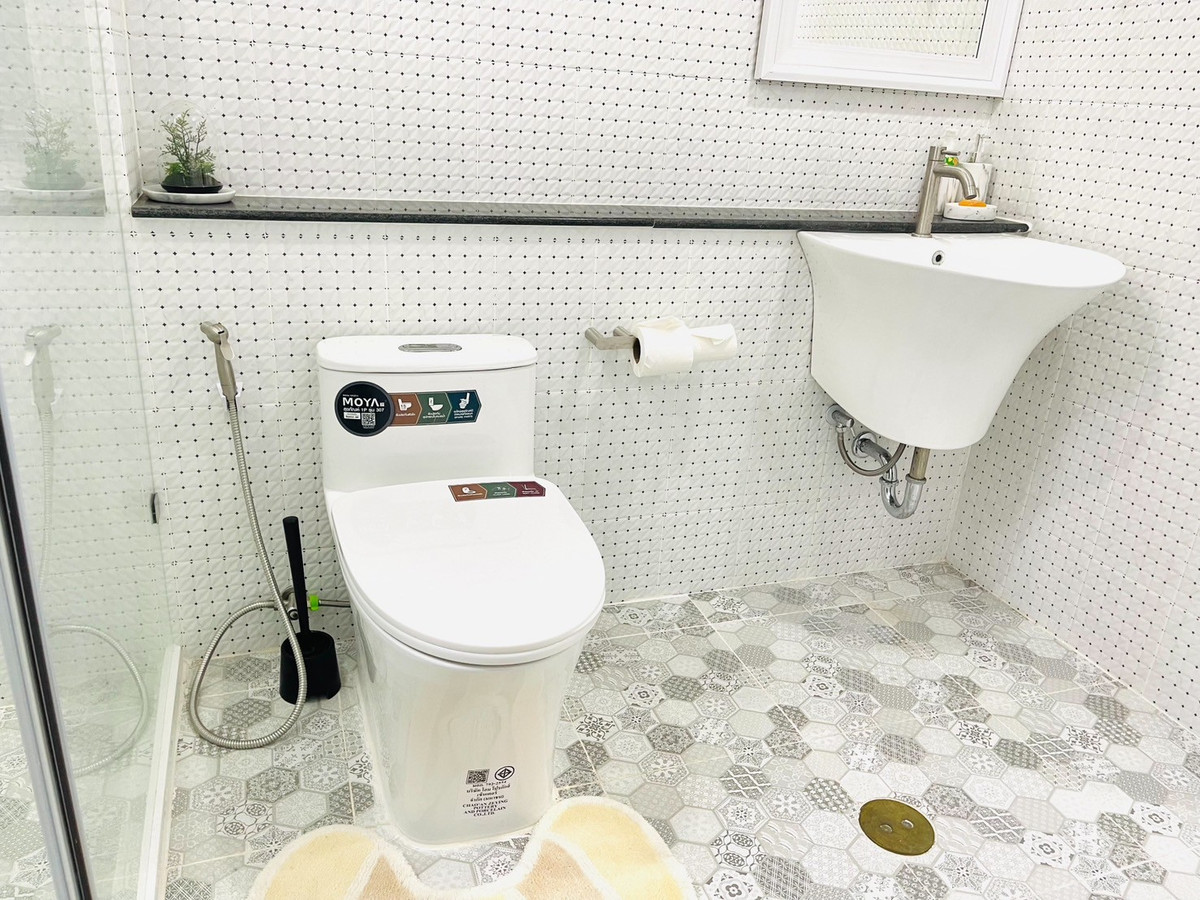 ให้เช่าทาวน์โฮมเกษตรศาสตร์ รัชโยธิน : ทาวน์เฮาส์ หัวมุม 4ห้องนอน (2 ยูนิตผสม) ซอยพหลโยธิน51 ปากซอย BTS เฟอร์นิเจอร์ครบ