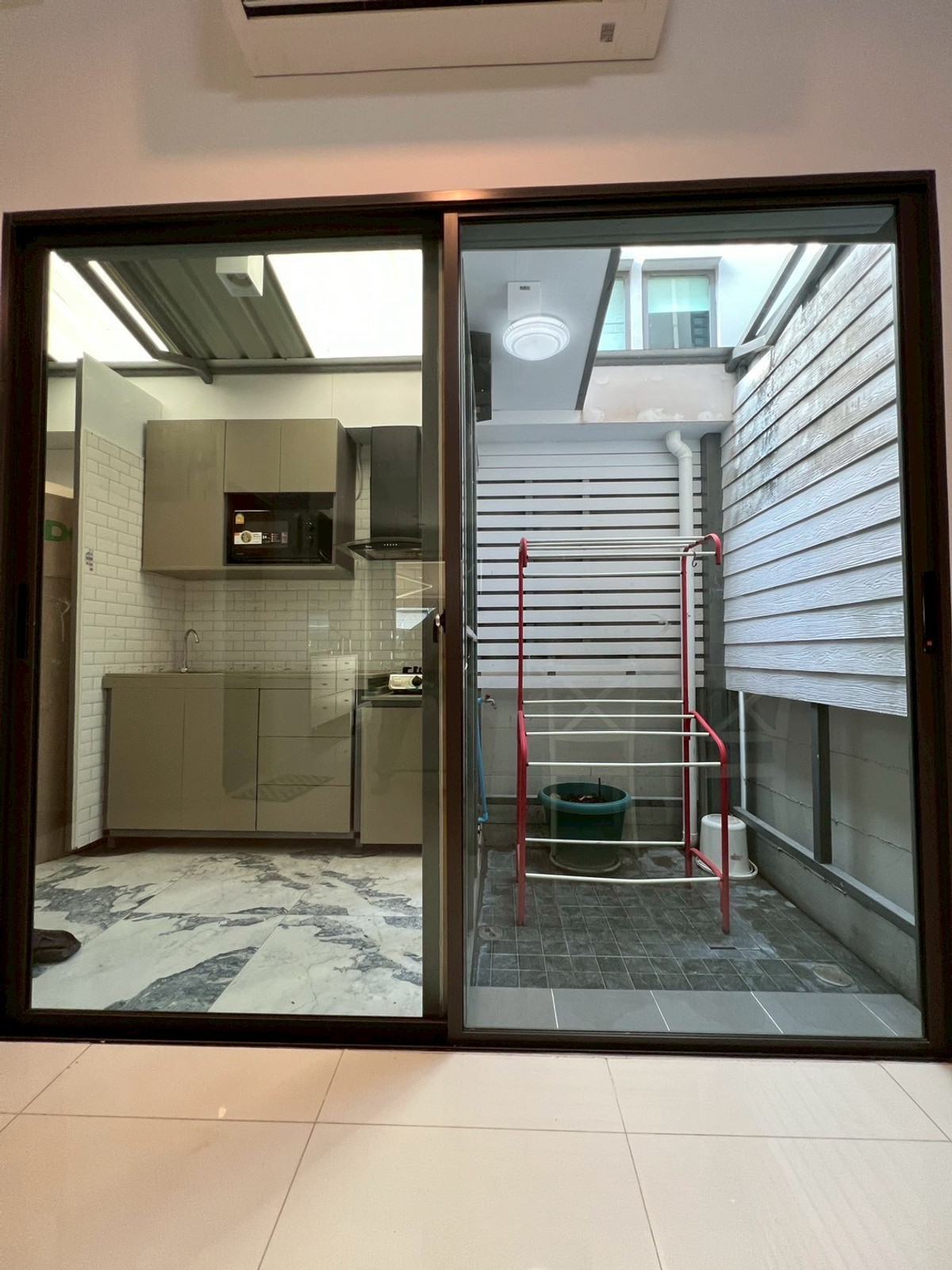 ให้เช่าบ้านพระราม 5 ราชพฤกษ์ บางกรวย : ทาวน์โฮม 3ชั้น 3ห้องนอน 3ห้องนำ 2ที่จอดรถ 5นาทีถึงเซ็นทรัล จดบริษัทได้ห้ะ