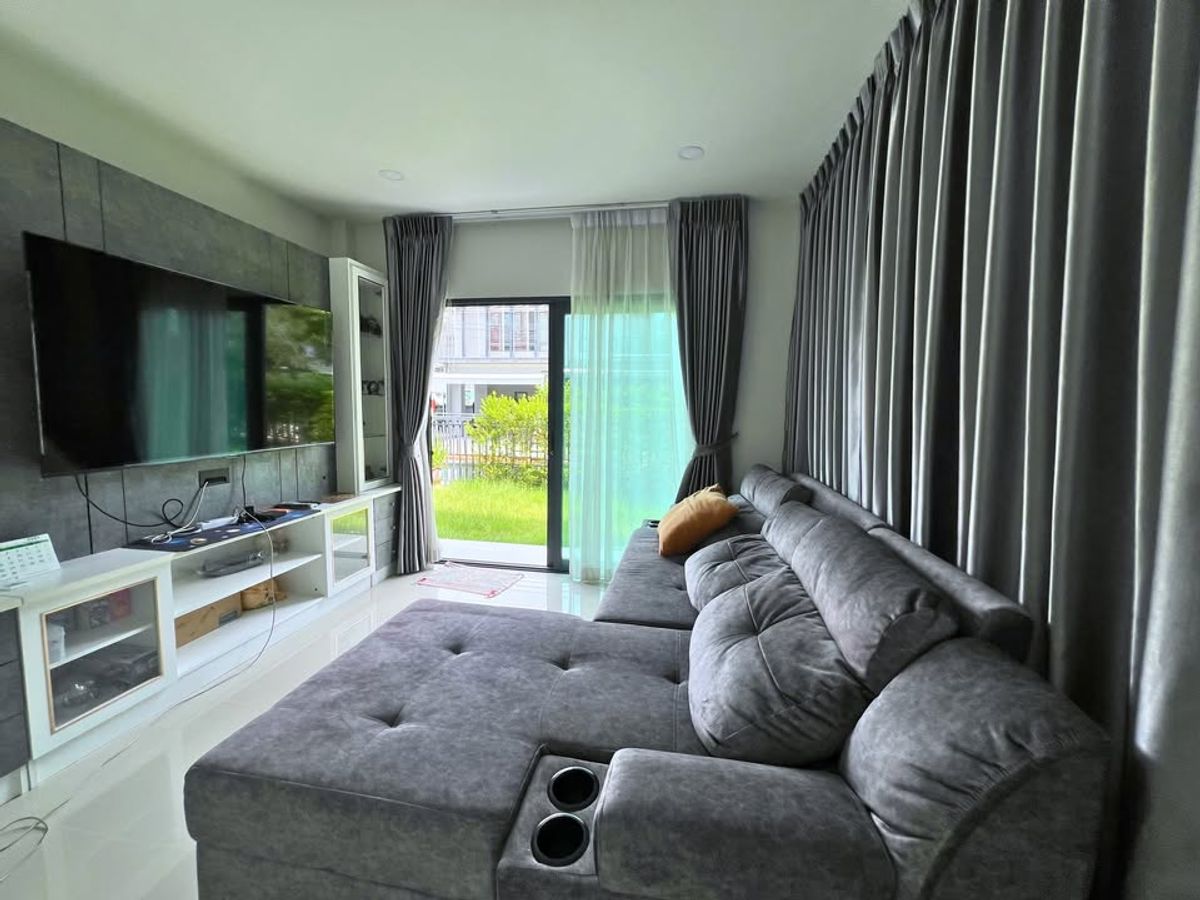 For RentHouseNonthaburi, Bang Yai, Bangbuathong : house never rented, 4-bedroom near an international school, close to Robinson Ratchapruek.