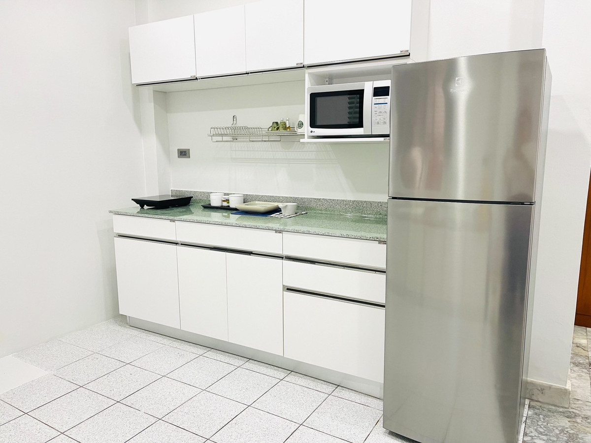 ให้เช่าทาวน์โฮมเกษตรศาสตร์ รัชโยธิน : ทาวน์เฮาส์ หัวมุม 4ห้องนอน (2 ยูนิตผสม) ซอยพหลโยธิน51 ปากซอย BTS เฟอร์นิเจอร์ครบ