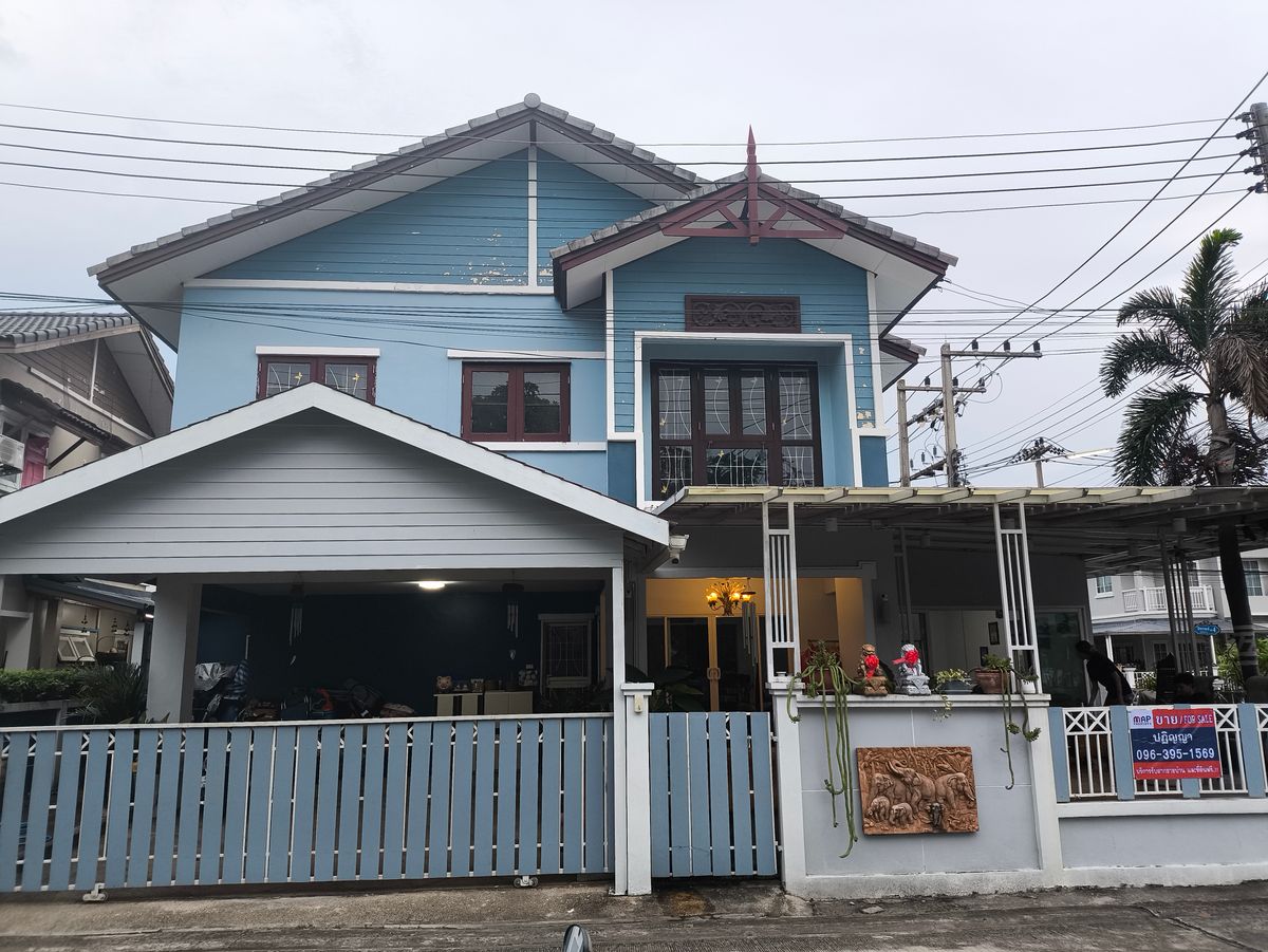 For SaleHousePathum Thani,Rangsit, Thammasat : Detached house, corner in front of the garden, wide road, can park many cars