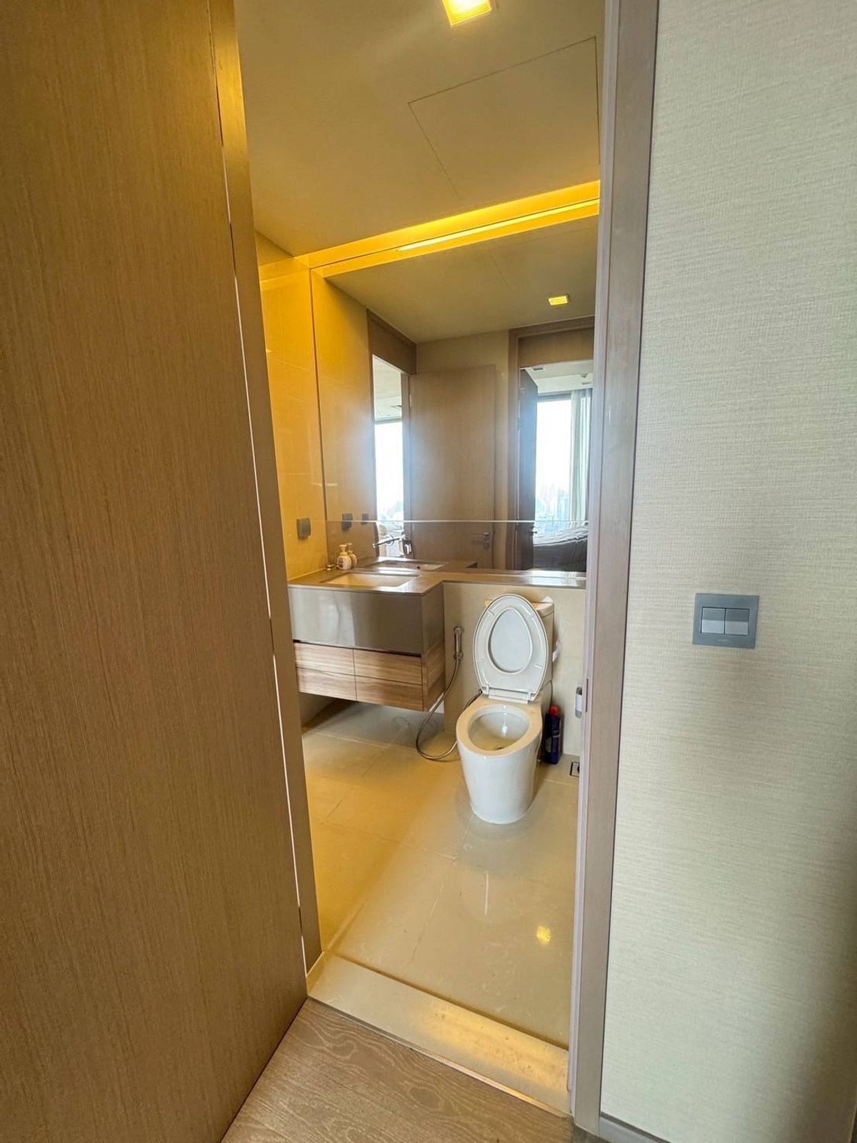 ให้เช่าคอนโดสุขุมวิท อโศก ทองหล่อ : THE ESSE ASOKE 2 ห้องนอน 2 ห้องน้ำ มีอ่างอาบน้ำ คอนโดอโศก ใกล้ BTS อโศก & MRT สุขุมวิท