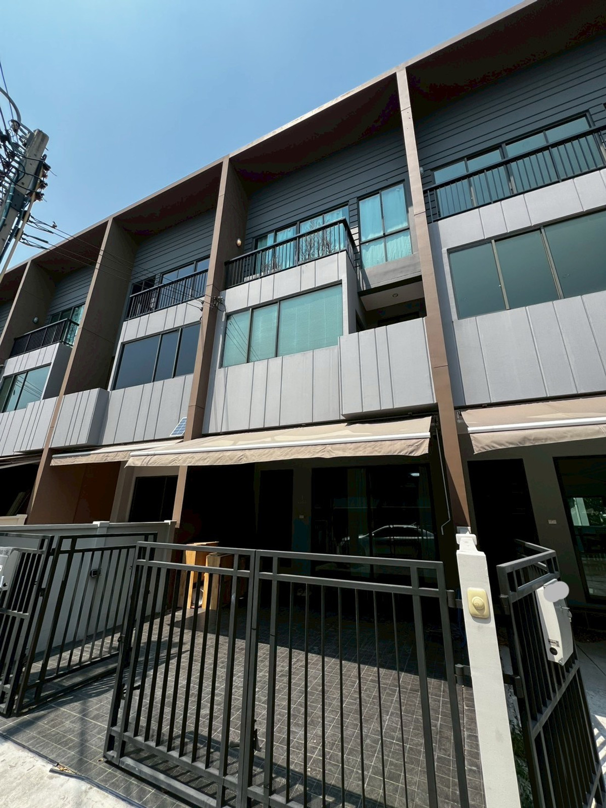 ให้เช่าบ้านพระราม 5 ราชพฤกษ์ บางกรวย : ทาวน์โฮม 3ชั้น 3ห้องนอน 3ห้องนำ 2ที่จอดรถ 5นาทีถึงเซ็นทรัล จดบริษัทได้ห้ะ