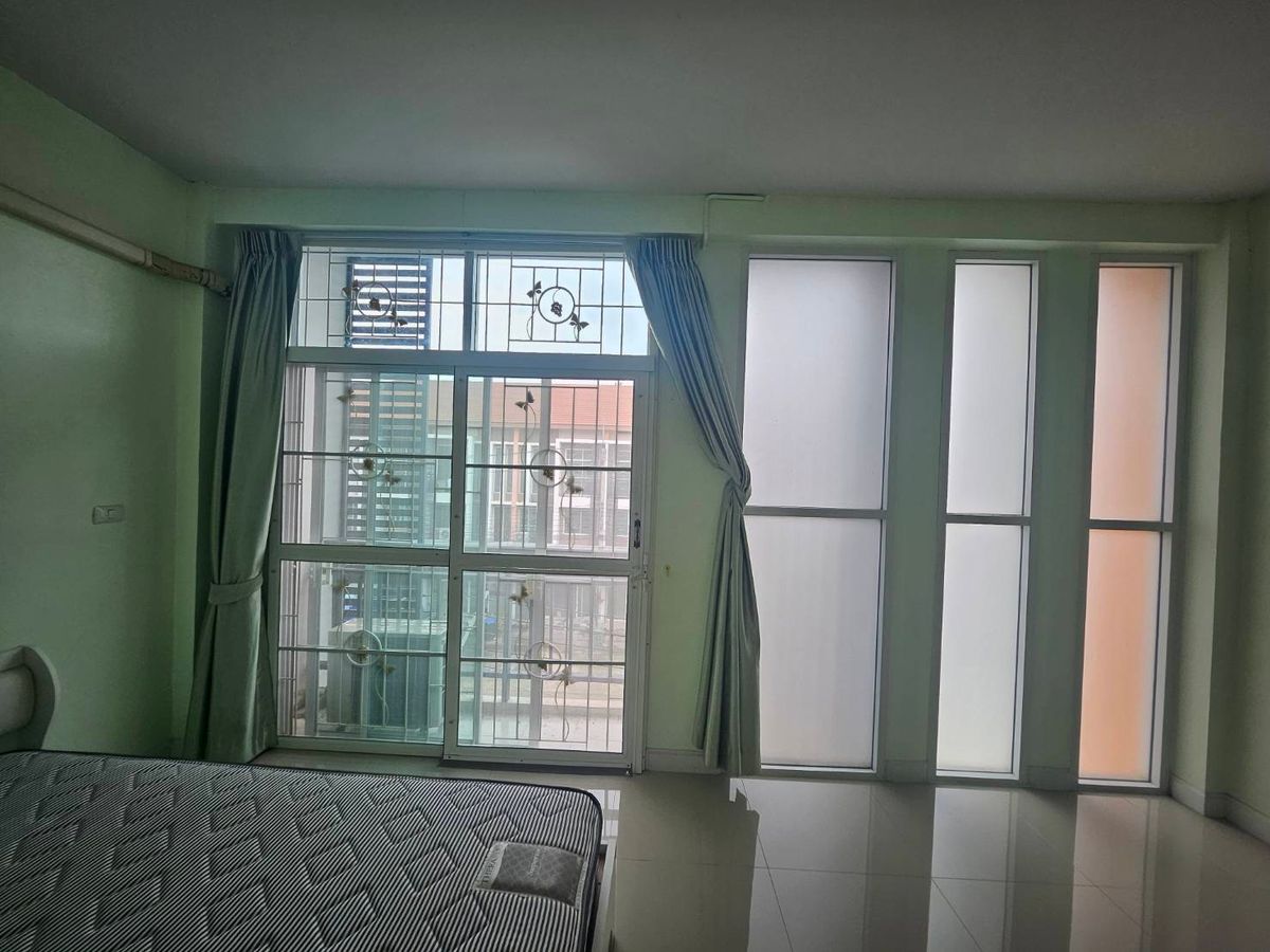 อาคารพาณิชย์ปทุมธานี รังสิต ธรรมศาสตร์ : 🏡 ทาวน์โฮม 3 ชั้น สไตล์โมเดิร์น ใกล้รถไฟฟ้า ราคาถูกที่สุดในโครงการ! เริ่มเพียง 3.59 ล้าน‼️