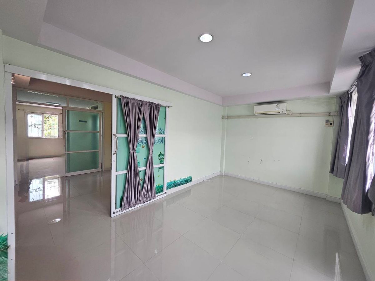 อาคารพาณิชย์ปทุมธานี รังสิต ธรรมศาสตร์ : 🏡 ทาวน์โฮม 3 ชั้น สไตล์โมเดิร์น ใกล้รถไฟฟ้า ราคาถูกที่สุดในโครงการ! เริ่มเพียง 3.59 ล้าน‼️