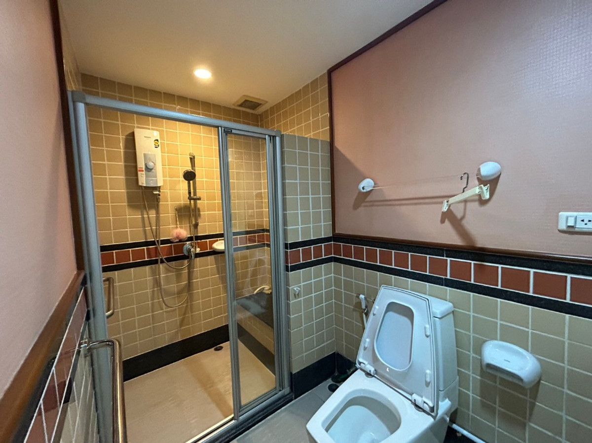 ให้เช่าบ้านพระราม 5 ราชพฤกษ์ บางกรวย : บ้านเดี่ยว มีหลังคาเต็มที่พื้นที่ ติดถนนราชพฤกษ์ 4ห้องนอน ใกล้ DBS