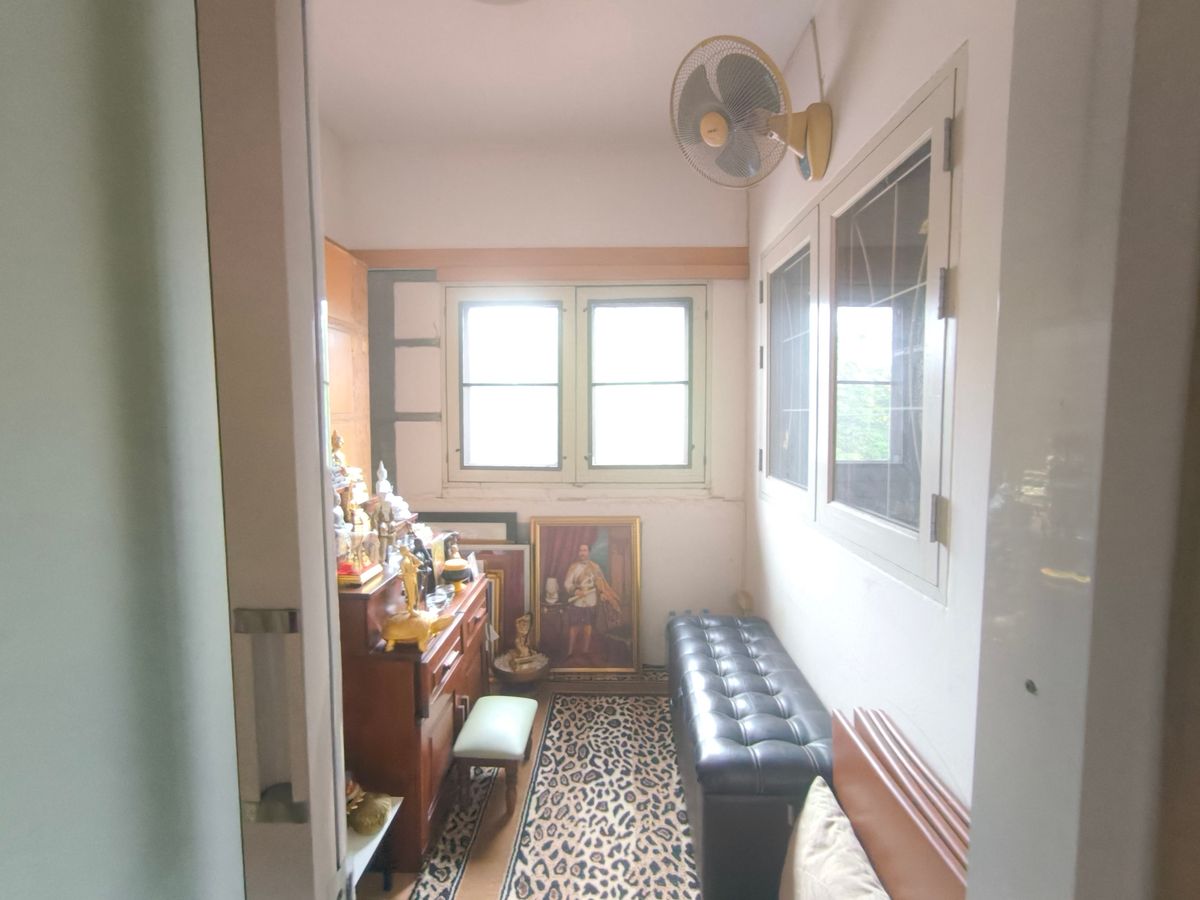 For SaleHousePathum Thani,Rangsit, Thammasat : Detached house, corner in front of the garden, wide road, can park many cars