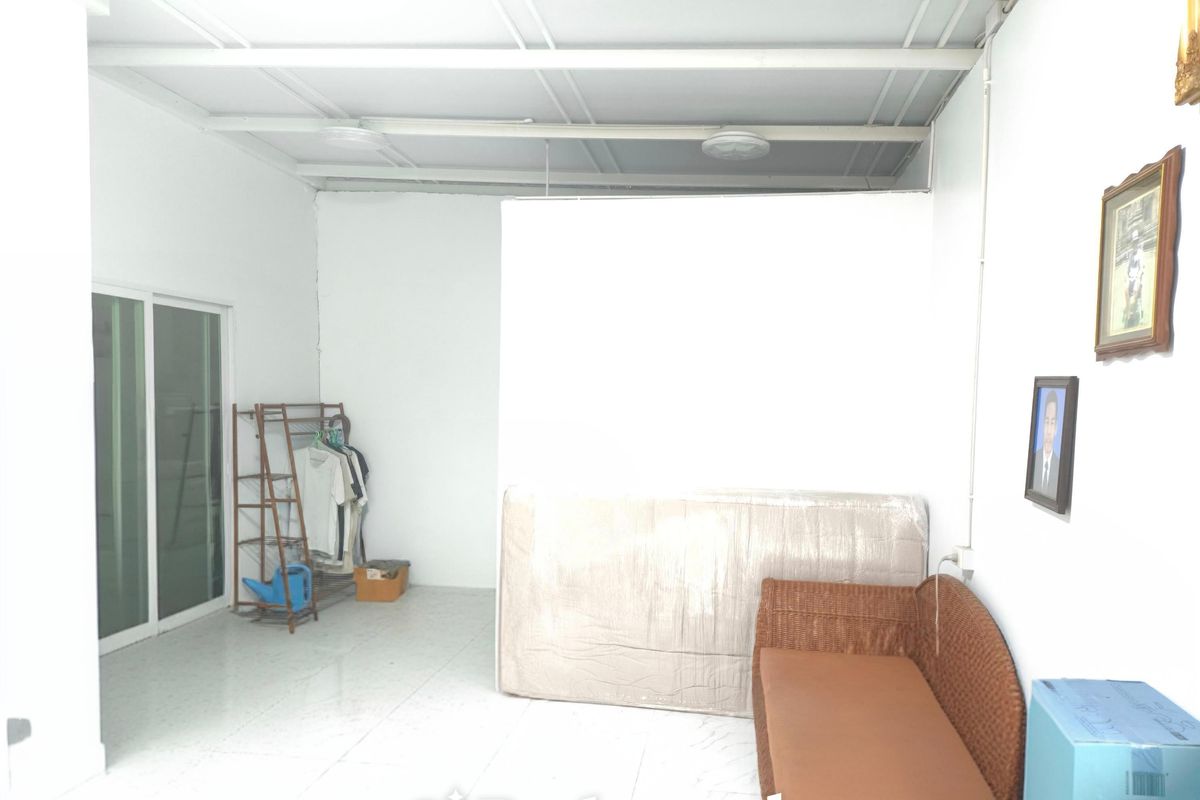 For SaleHousePathum Thani,Rangsit, Thammasat : Detached house, corner in front of the garden, wide road, can park many cars