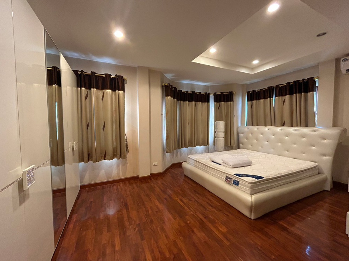 ให้เช่าบ้านพระราม 5 ราชพฤกษ์ บางกรวย : บ้านเดี่ยว มีหลังคาเต็มที่พื้นที่ ติดถนนราชพฤกษ์ 4ห้องนอน ใกล้ DBS