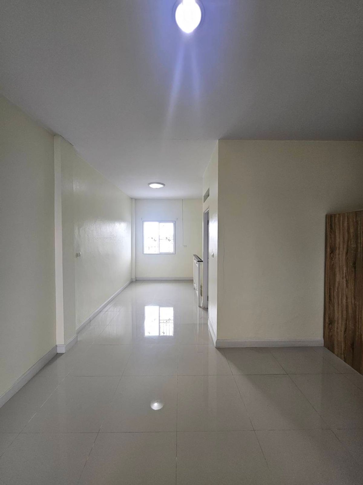 อาคารพาณิชย์ปทุมธานี รังสิต ธรรมศาสตร์ : 🏡 ทาวน์โฮม 3 ชั้น สไตล์โมเดิร์น ใกล้รถไฟฟ้า ราคาถูกที่สุดในโครงการ! เริ่มเพียง 3.59 ล้าน‼️