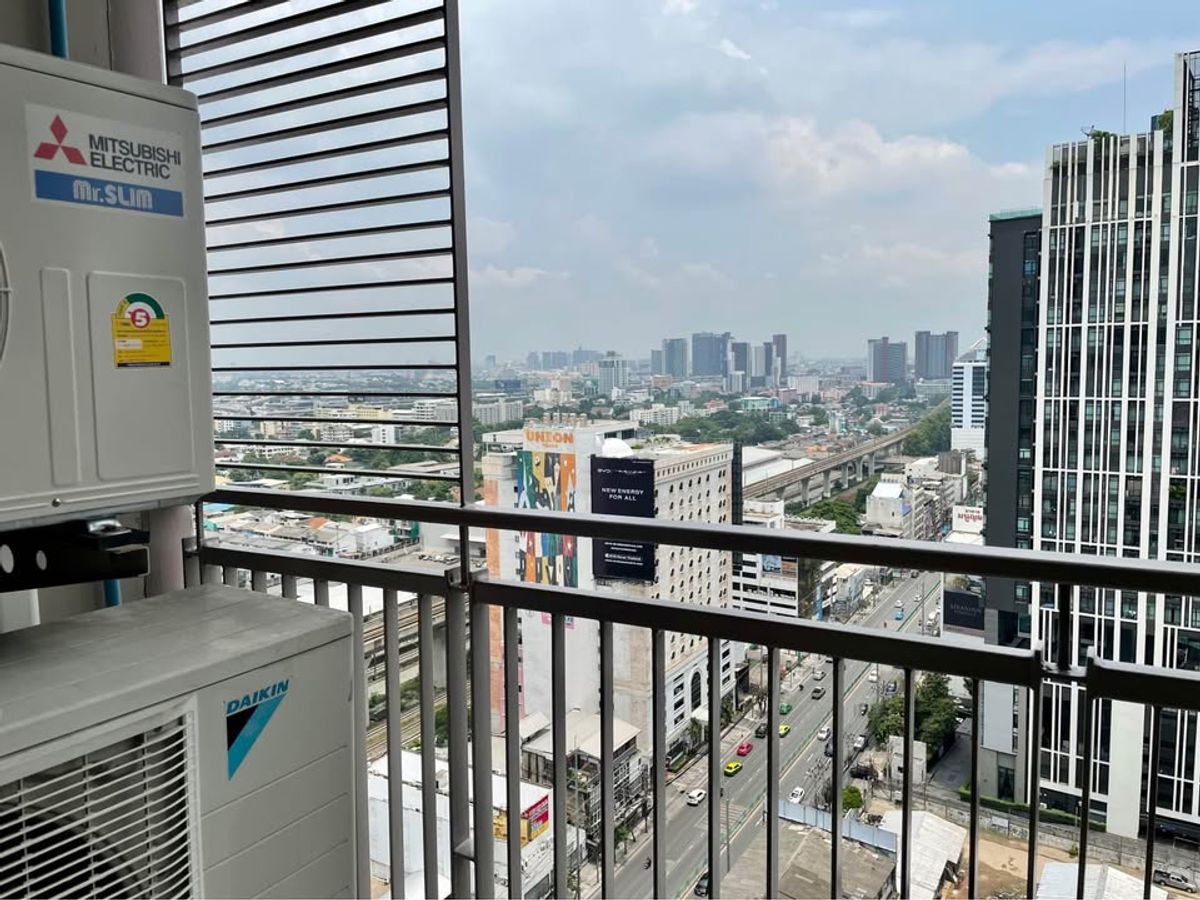 ให้เช่าคอนโดพระราม 9 เพชรบุรีตัดใหม่ RCA : คอนโด Thru Thonglor เดินทางสะดวก ใกล้รถไฟฟ้าบีทีเอส มีรถรับส่ง เฟอร์นิเจอร์ครบ พร้อมอยู่ทันที