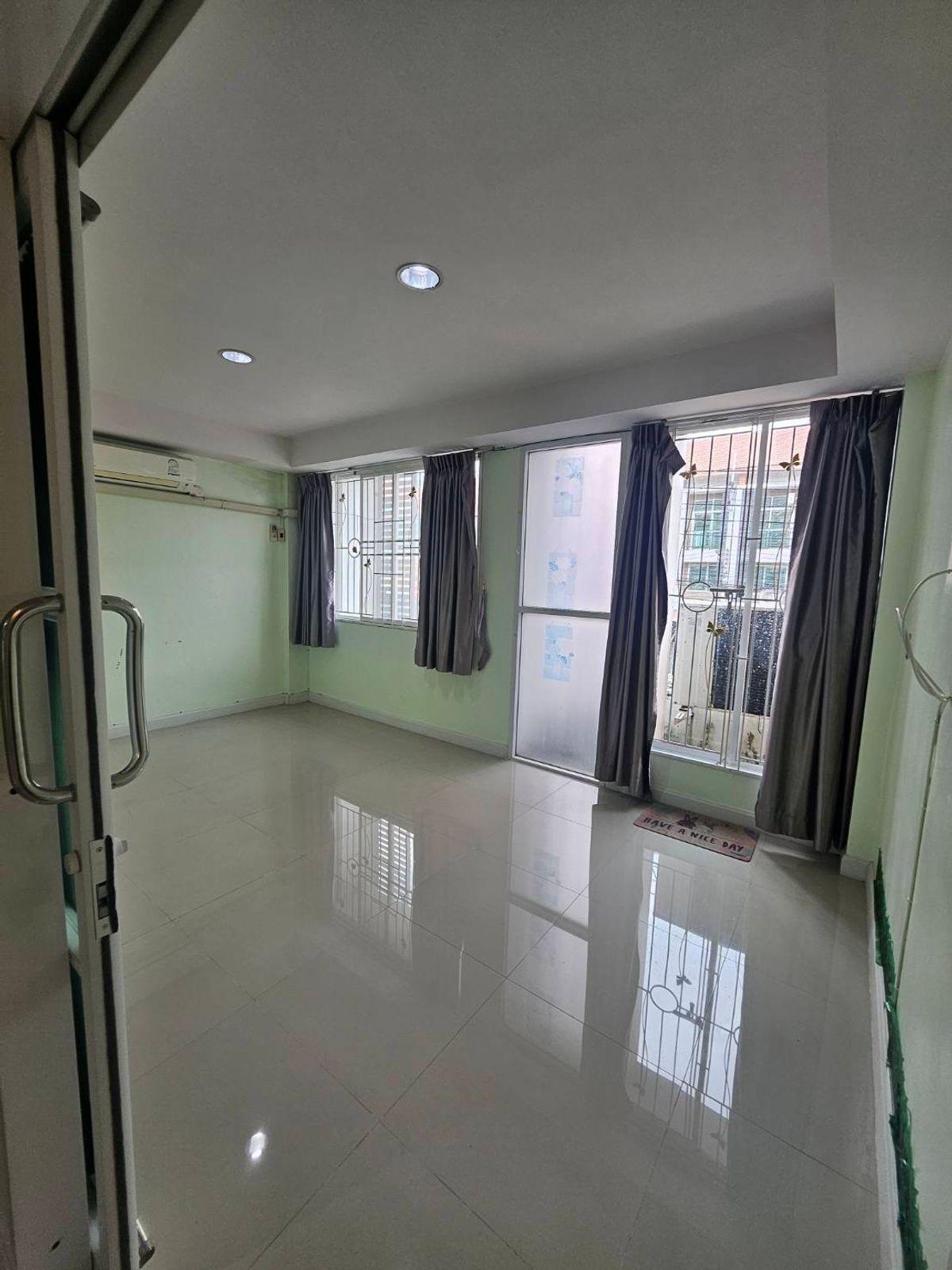 อาคารพาณิชย์ปทุมธานี รังสิต ธรรมศาสตร์ : 🏡 ทาวน์โฮม 3 ชั้น สไตล์โมเดิร์น ใกล้รถไฟฟ้า ราคาถูกที่สุดในโครงการ! เริ่มเพียง 3.59 ล้าน‼️