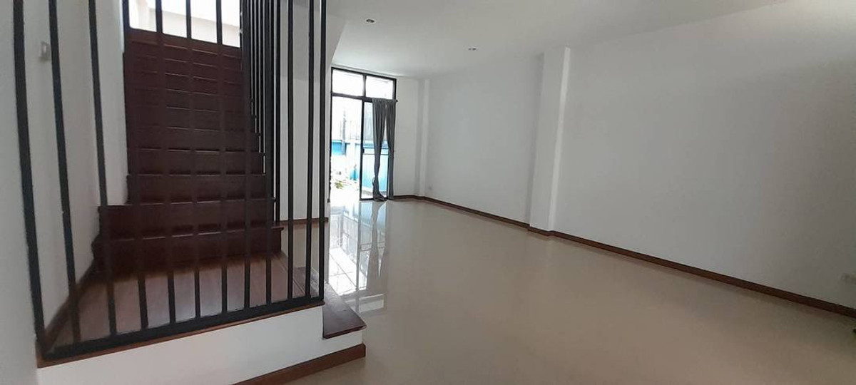 ให้เช่าทาวน์โฮมแจ้งวัฒนะ เมืองทอง : ทาวน์โฮม ติดรถไฟฟ้า เดิน5นาที ขึ้นทางด่วน2นาที ทำออฟฟิศ จดบริษัทได้