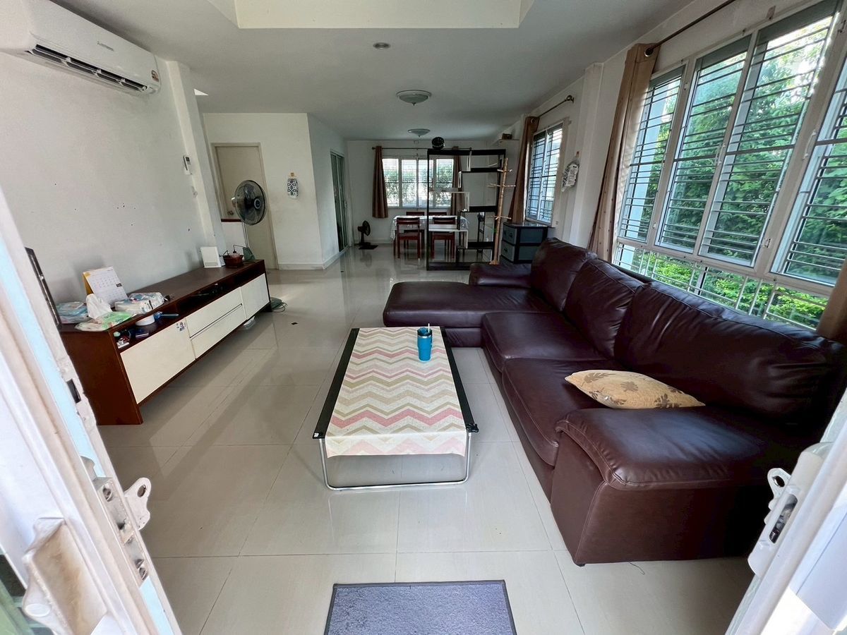 For RentHouseChaengwatana, Muangthong : fully furnished house with 3bedroom 3bathroom on Pak Kret Bypass Road, 5 mins to Muang Thong Thani.