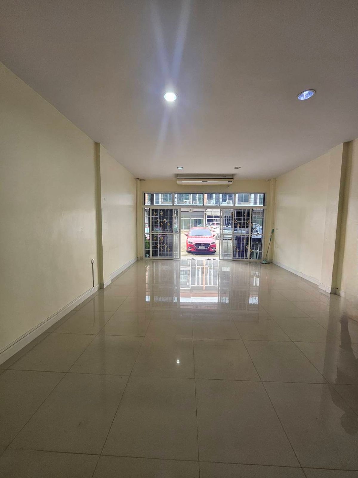 อาคารพาณิชย์ปทุมธานี รังสิต ธรรมศาสตร์ : 🏡 ทาวน์โฮม 3 ชั้น สไตล์โมเดิร์น ใกล้รถไฟฟ้า ราคาถูกที่สุดในโครงการ! เริ่มเพียง 3.59 ล้าน‼️