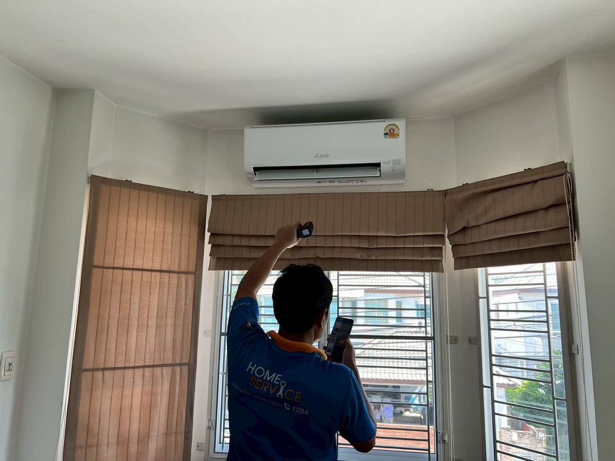 For RentHouseChaengwatana, Muangthong : fully furnished house with 3bedroom 3bathroom on Pak Kret Bypass Road, 5 mins to Muang Thong Thani.