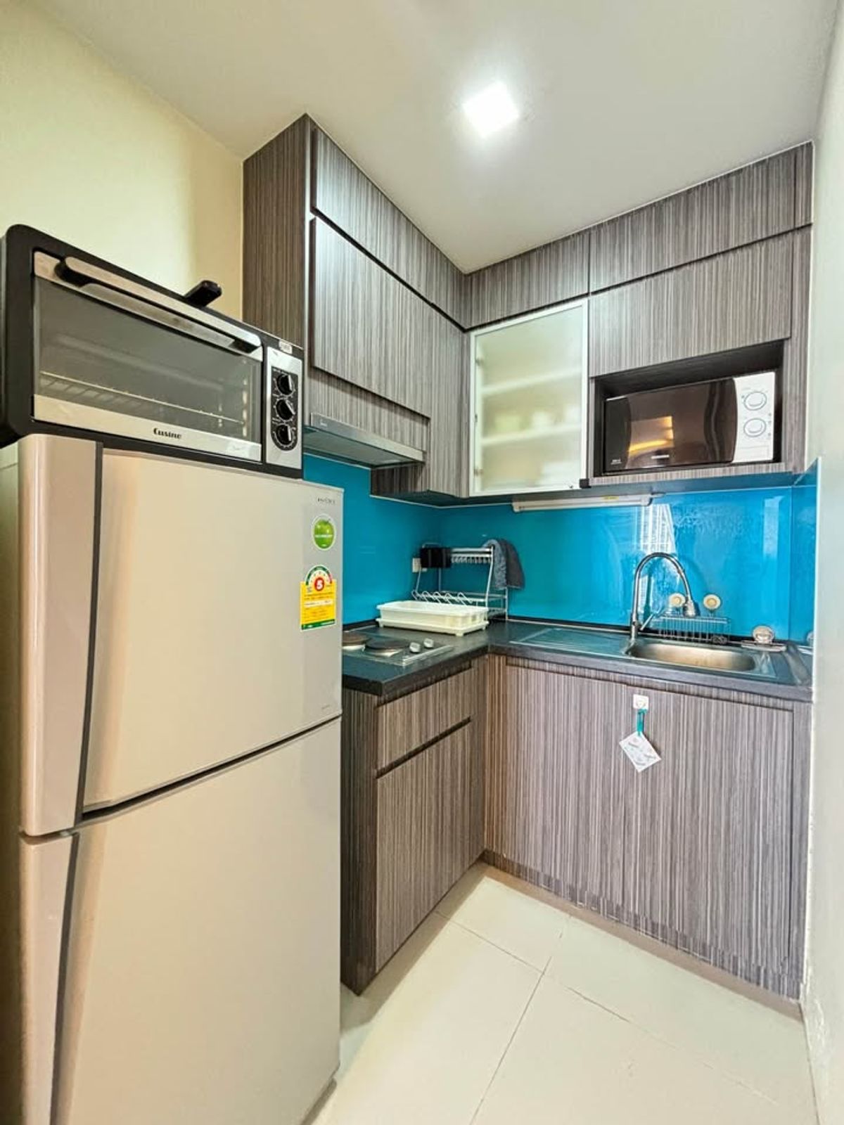 ให้เช่าคอนโดพระราม 9 เพชรบุรีตัดใหม่ RCA : คอนโด Thru Thonglor เดินทางสะดวก ใกล้รถไฟฟ้าบีทีเอส มีรถรับส่ง เฟอร์นิเจอร์ครบ พร้อมอยู่ทันที