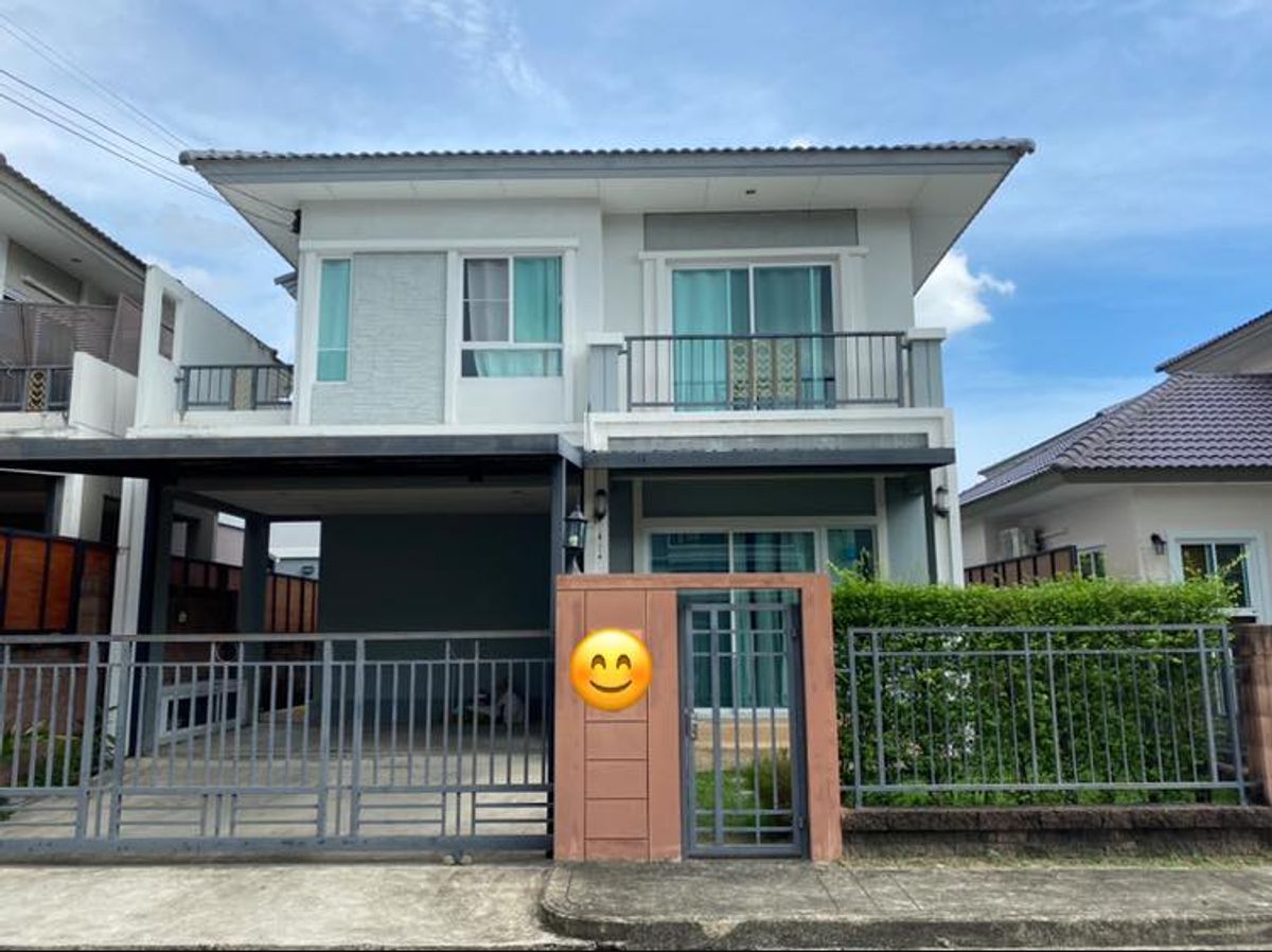 For RentHousePattanakan, Srinakarin : 2-storey detached house with beautiful decorative furniture for rent in Phatthanakan-Srinakarin, near Lotus Phatthanakan, only 2.1 km.