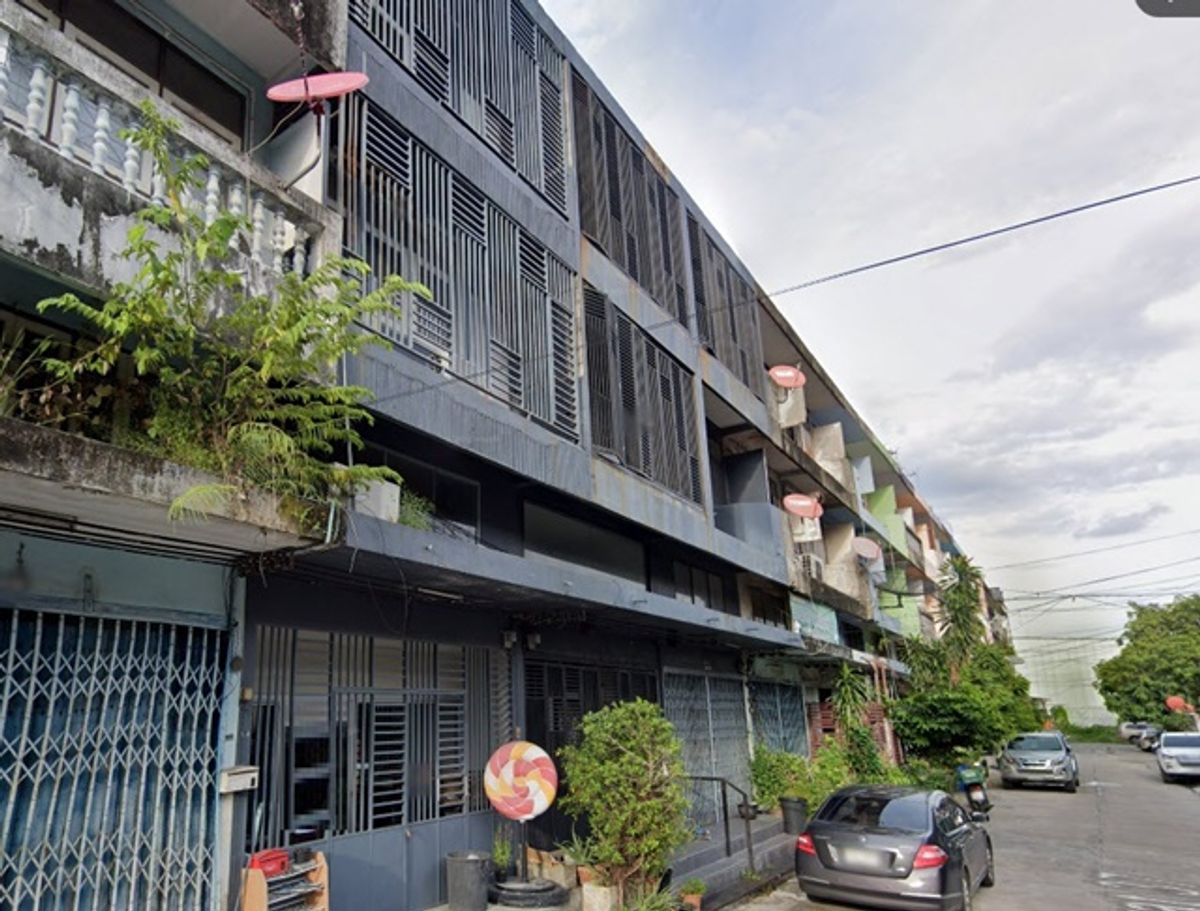 For RentShop HouseBangna, Bearing, Lasalle : Thai Watsis Basis Bangkok 3 km. Suksawat 200 m. Rent a 3 -story commercial building+mezzanine 31 sq.w. 361 sq.m.