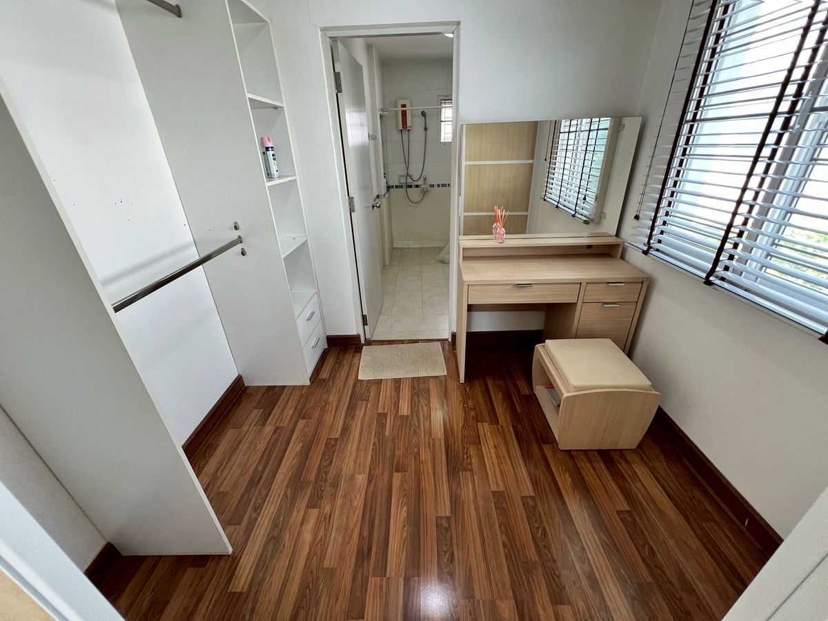 For RentHouseChaengwatana, Muangthong : fully furnished house with 3bedroom 3bathroom on Pak Kret Bypass Road, 5 mins to Muang Thong Thani.