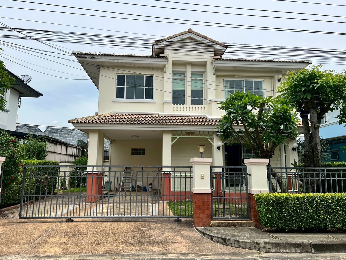 ให้เช่าบ้านพระราม 5 ราชพฤกษ์ บางกรวย : บ้านเดี่ยว 3ห้องนอน เฟอร์นิเจอร์ครบ ครัวใหม่ เลี้ยงสัตว์ได้ หน้าหมู่บ้านมี แมคโดนัล