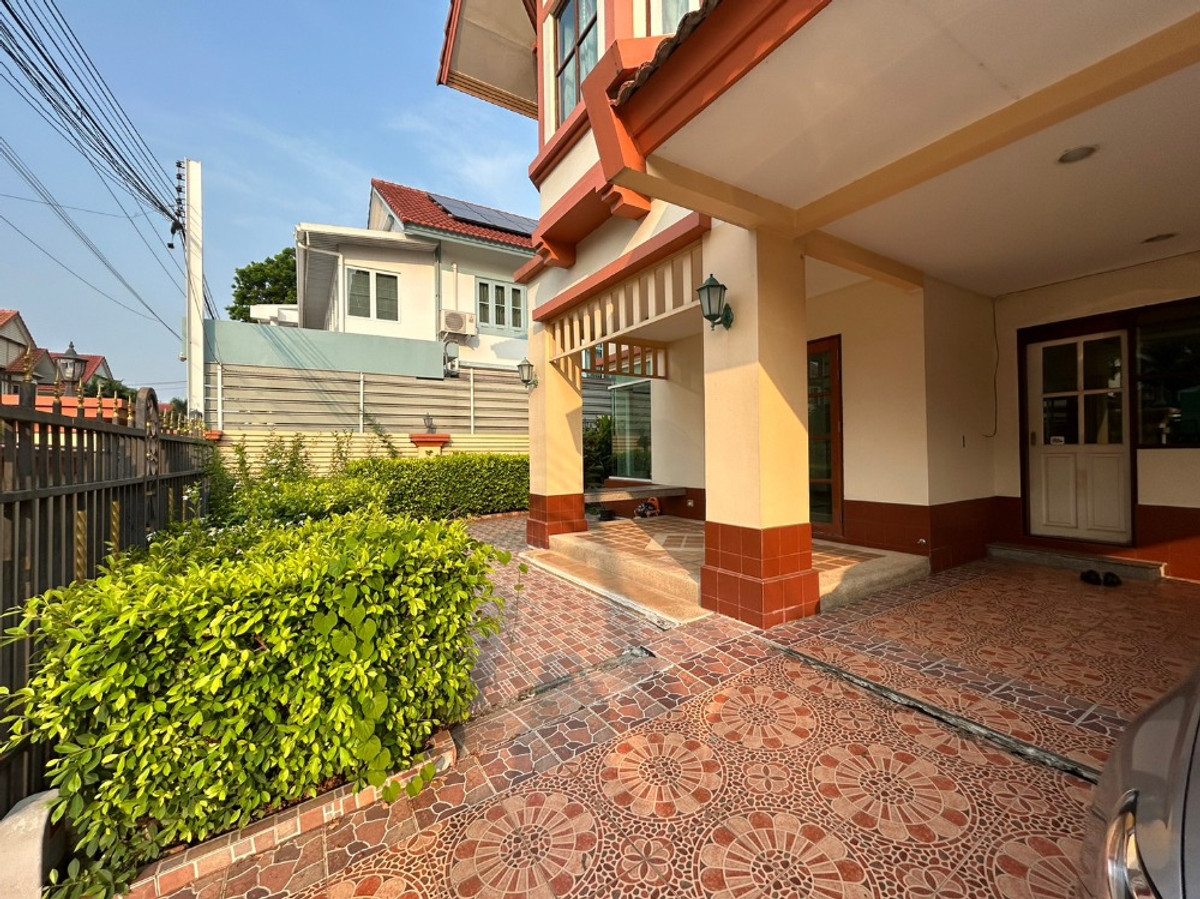 ให้เช่าบ้านพระราม 5 ราชพฤกษ์ บางกรวย : บ้านเดี่ยว มีหลังคาเต็มที่พื้นที่ ติดถนนราชพฤกษ์ 4ห้องนอน ใกล้ DBS