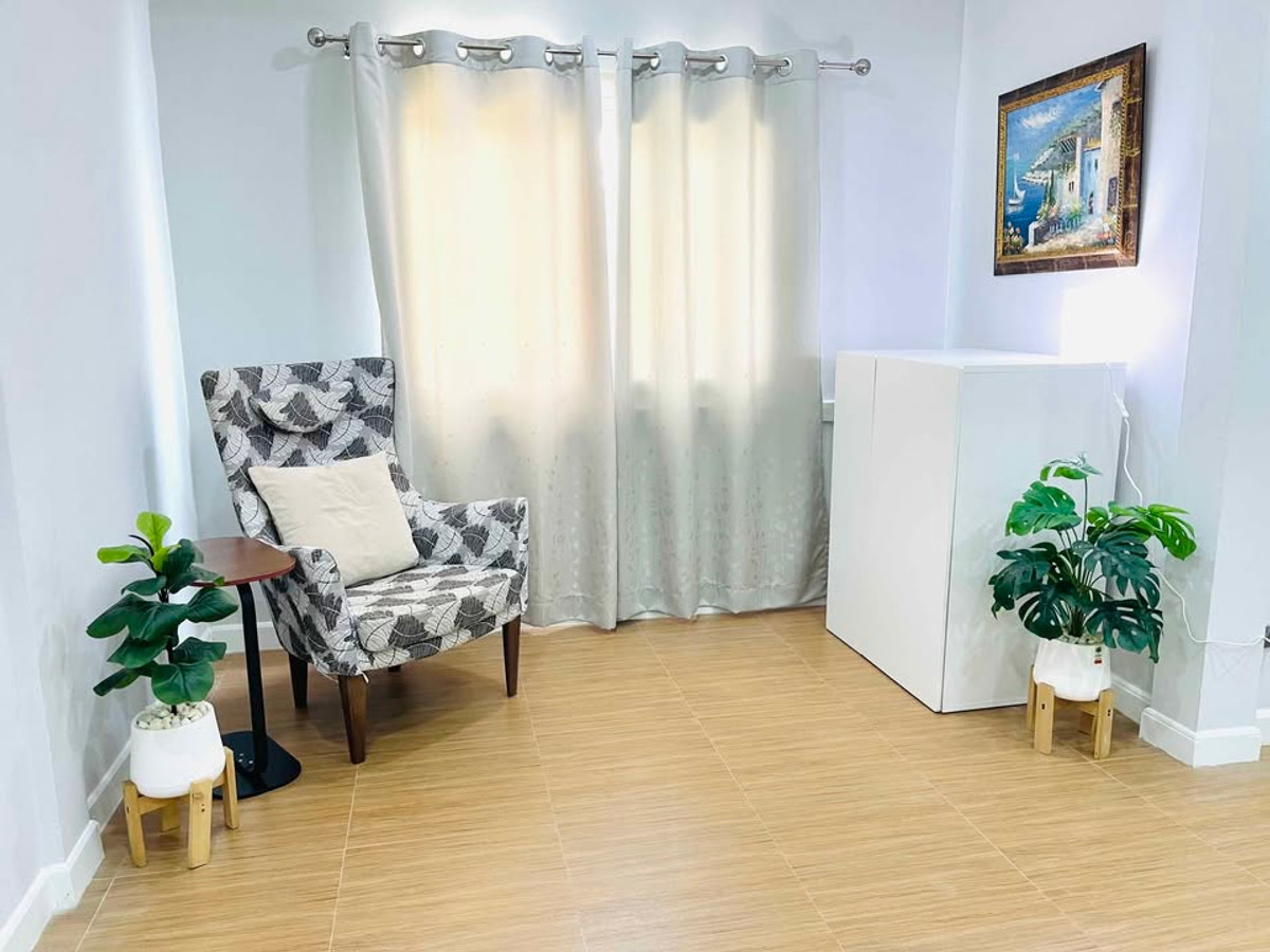 ให้เช่าทาวน์โฮมเกษตรศาสตร์ รัชโยธิน : ทาวน์เฮาส์ หัวมุม 4ห้องนอน (2 ยูนิตผสม) ซอยพหลโยธิน51 ปากซอย BTS เฟอร์นิเจอร์ครบ