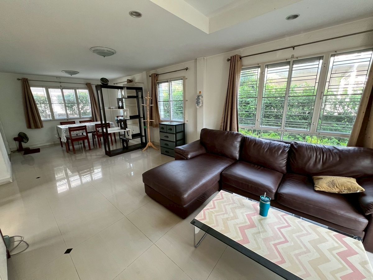 For RentHouseChaengwatana, Muangthong : fully furnished house with 3bedroom 3bathroom on Pak Kret Bypass Road, 5 mins to Muang Thong Thani.