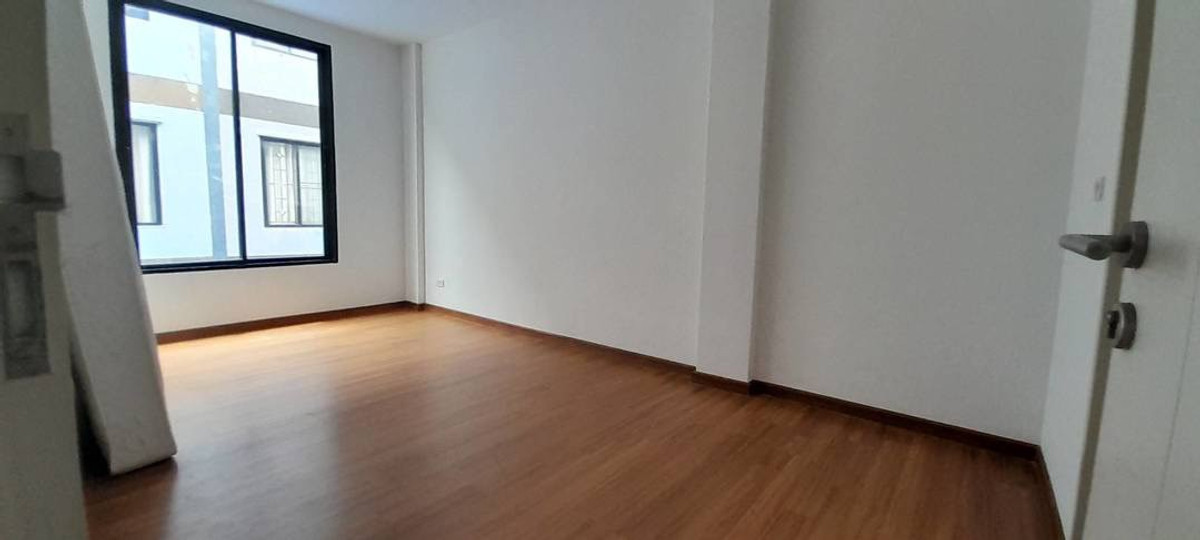 ให้เช่าทาวน์โฮมแจ้งวัฒนะ เมืองทอง : ทาวน์โฮม ติดรถไฟฟ้า เดิน5นาที ขึ้นทางด่วน2นาที ทำออฟฟิศ จดบริษัทได้