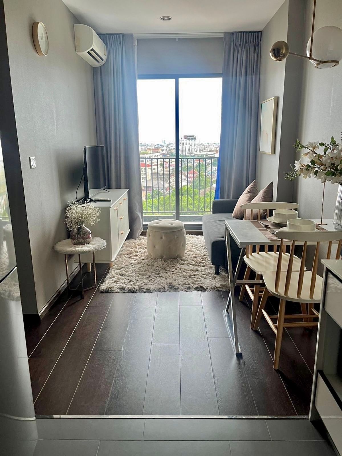 For SaleCondoSukhumvit, Asoke, Thonglor : Urgent sale ✨ C Ekkamai ✨ Fully furnished and equipped with electrical appliances, near BTS Ekkamai