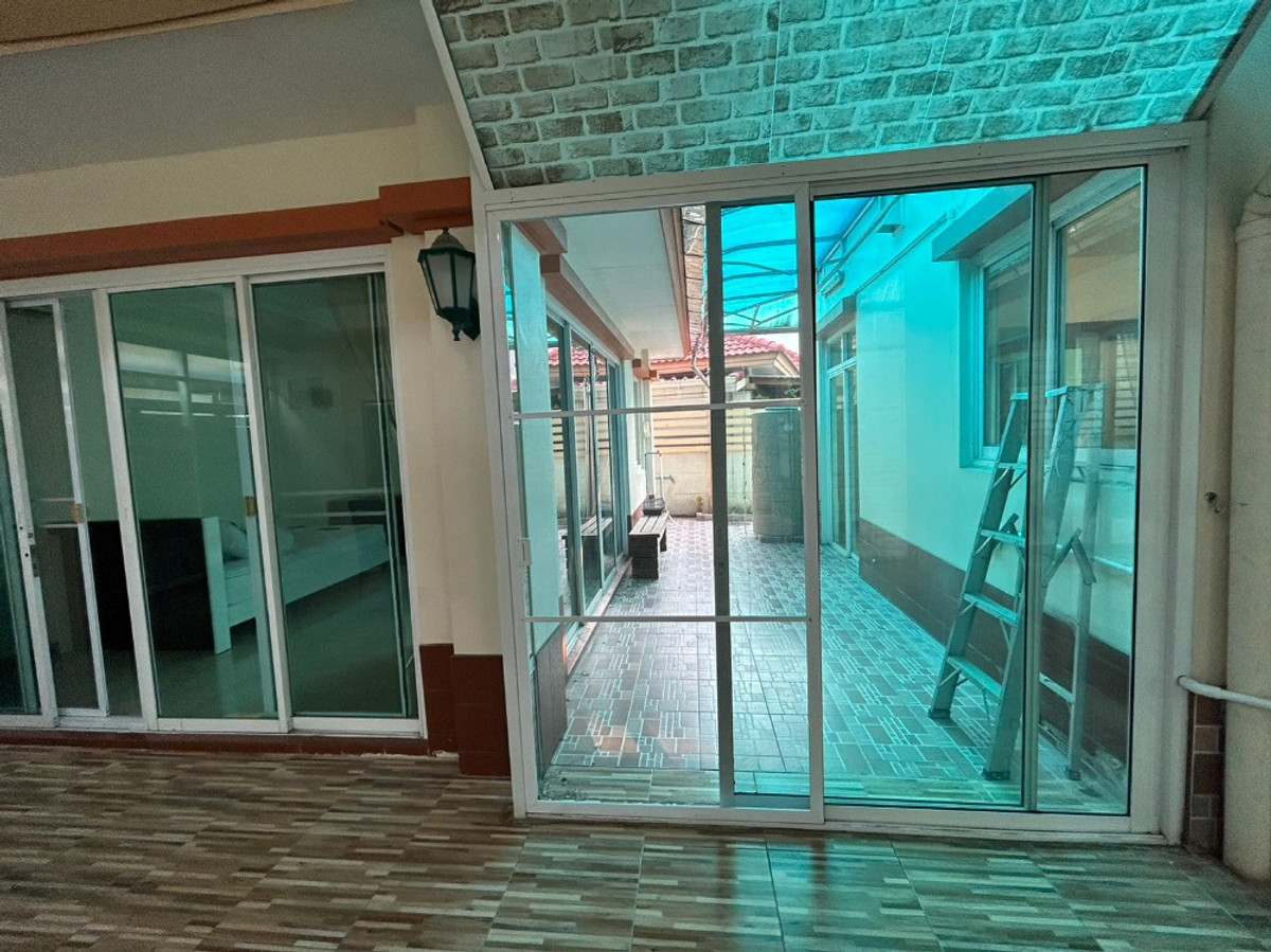 ให้เช่าบ้านพระราม 5 ราชพฤกษ์ บางกรวย : บ้านเดี่ยว มีหลังคาเต็มที่พื้นที่ ติดถนนราชพฤกษ์ 4ห้องนอน ใกล้ DBS