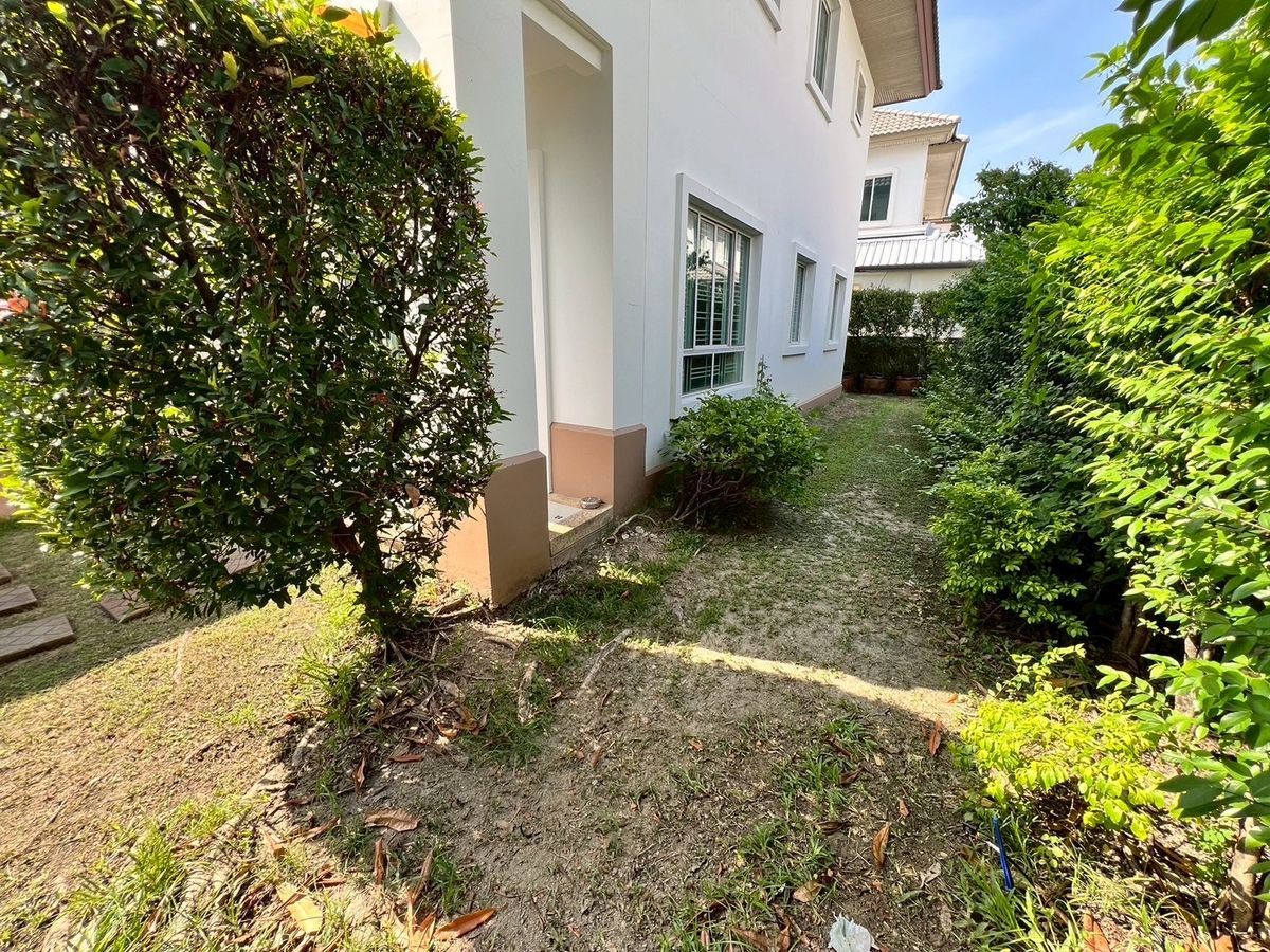 For RentHouseChaengwatana, Muangthong : fully furnished house with 3bedroom 3bathroom on Pak Kret Bypass Road, 5 mins to Muang Thong Thani.