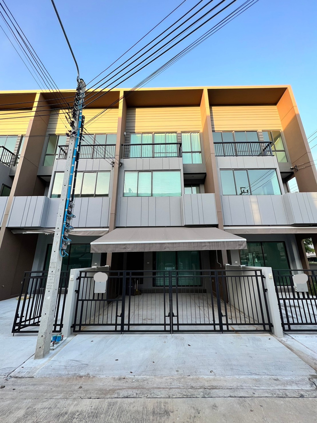 ให้เช่าบ้านพระราม 5 ราชพฤกษ์ บางกรวย : ทาวน์โฮม 3ชั้น 3ห้องนอน 3ห้องนำ 2ที่จอดรถ 5นาทีถึงเซ็นทรัล จดบริษัทได้ห้ะ