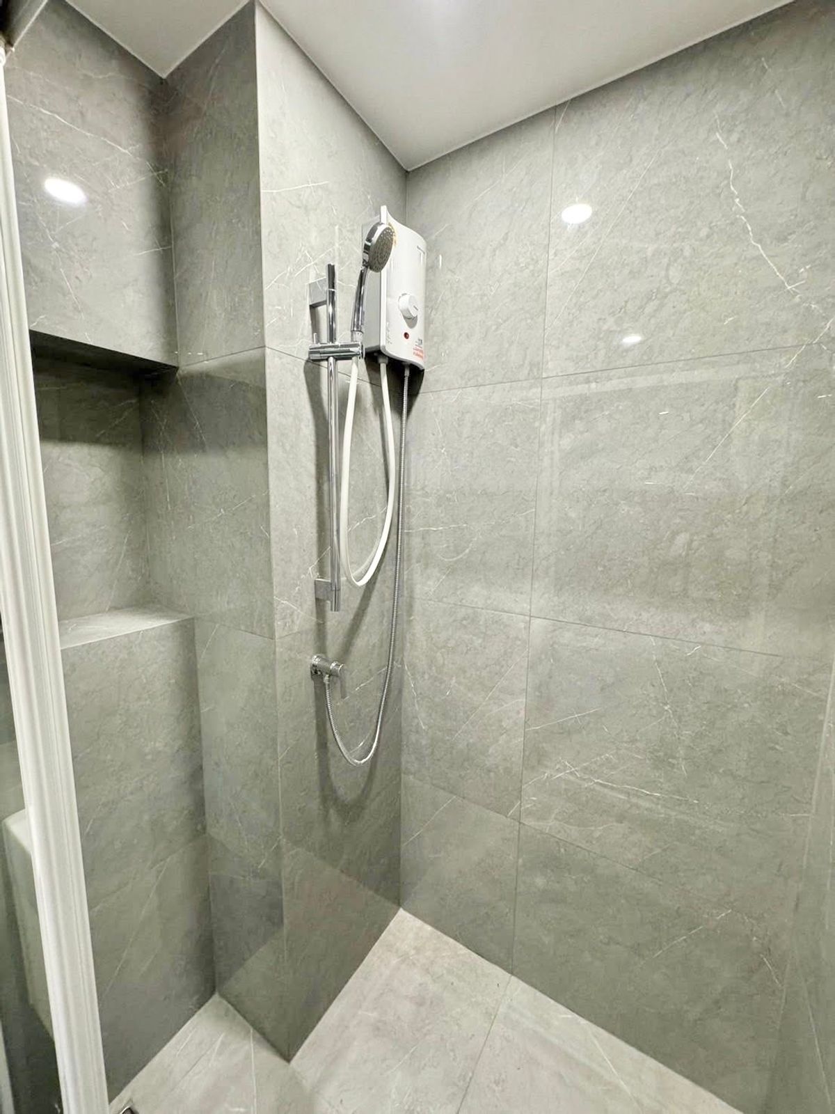 For RentCondoBangna, Bearing, Lasalle : For rent 📍 Blue Sukhumvit 105 📍 Fully furnished and equipped with electrical appliances, near MRT Sri Lasalle